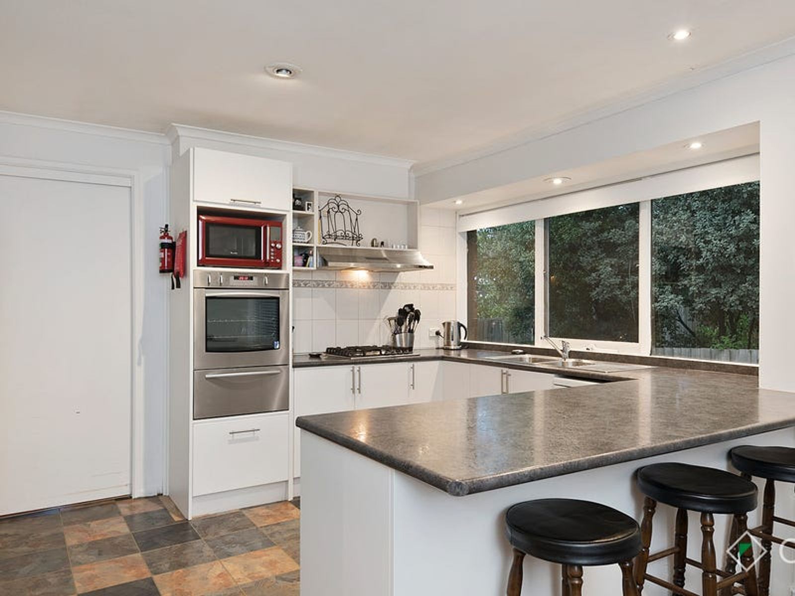 3 Earls Court, Endeavour Hills, VIC 3802, Endeavour Hills - Thumbnail 2