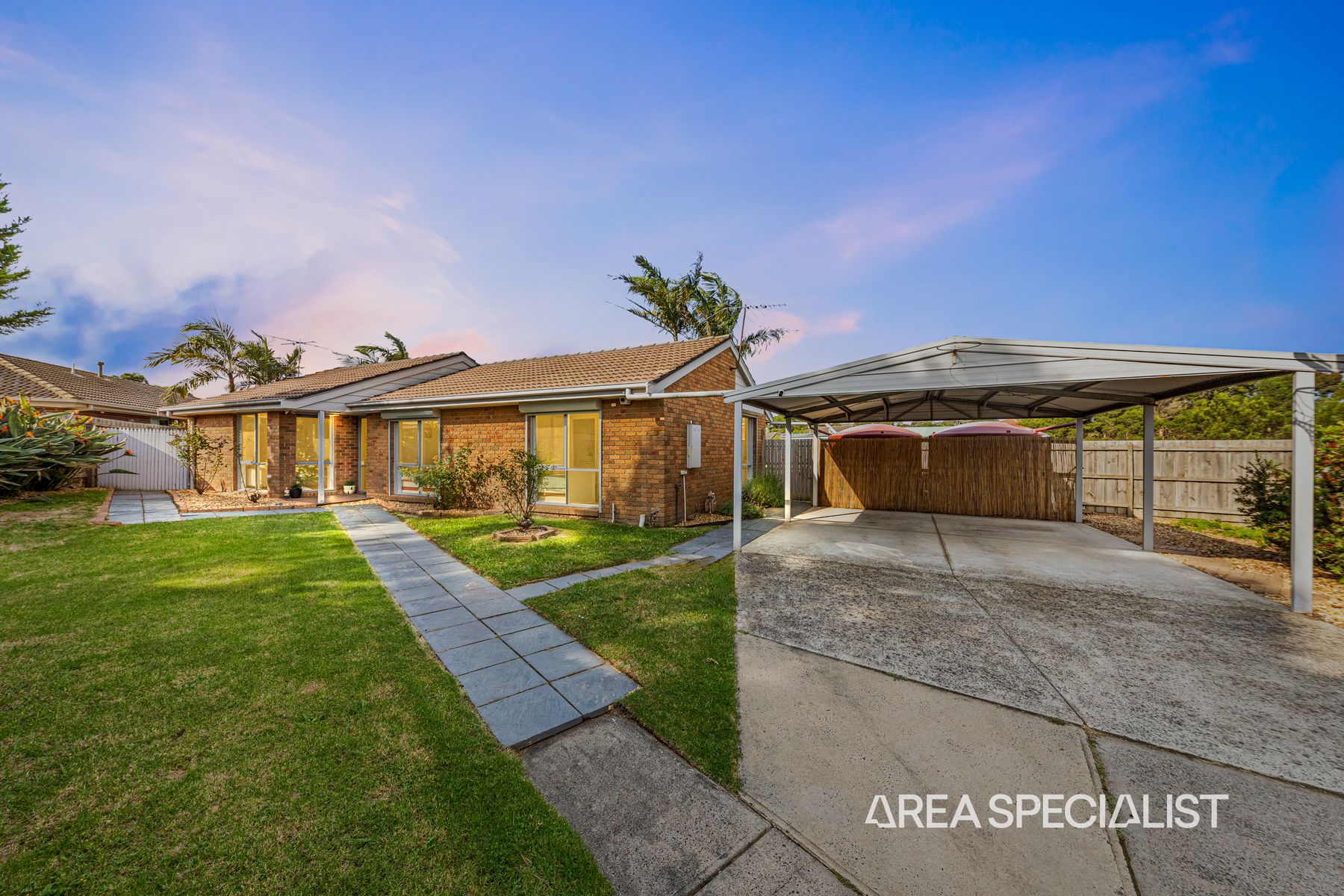 4 Amanda Court, Pakenham, VIC 3810, Pakenham - Thumbnail 2