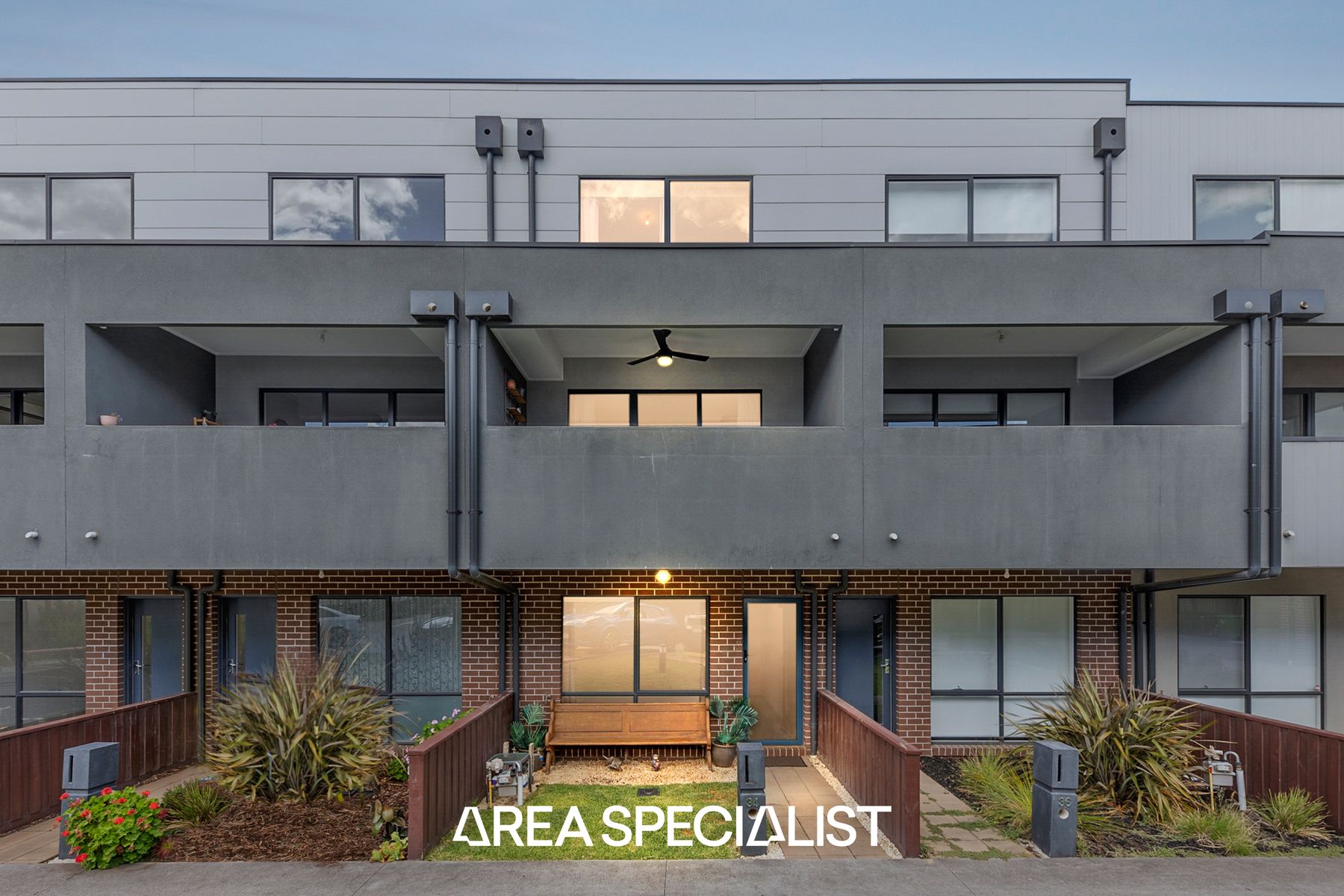 34 Rubus Way, Pakenham, VIC 3810, Pakenham - Thumbnail 2