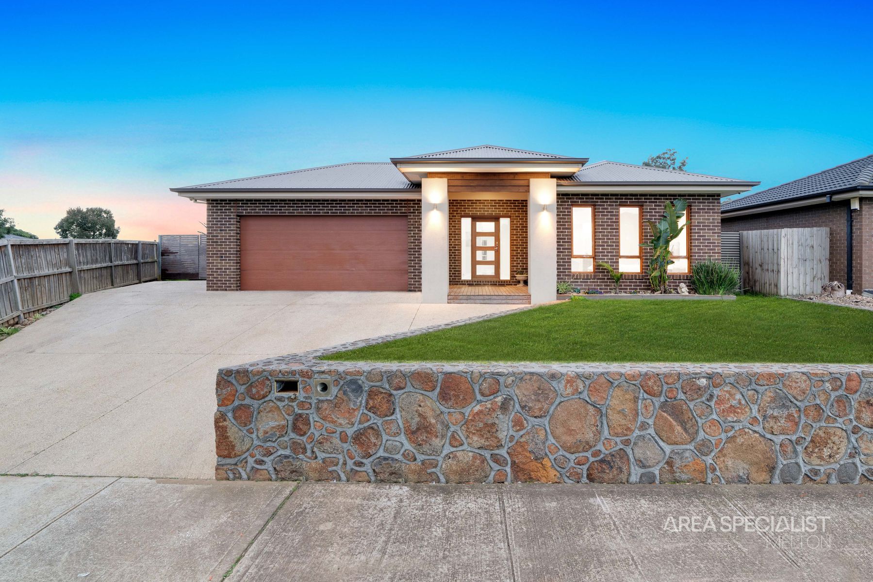 94 Dalray Crescent, Kurunjang, VIC 3337, Kurunjang - Thumbnail 2