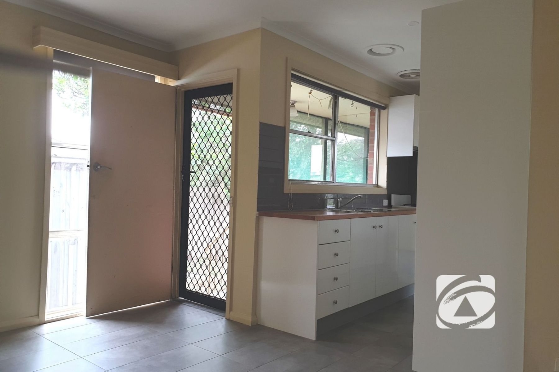 2 Deanswood Road, Hampton Park VIC 3976, Hampton Park - Thumbnail 4