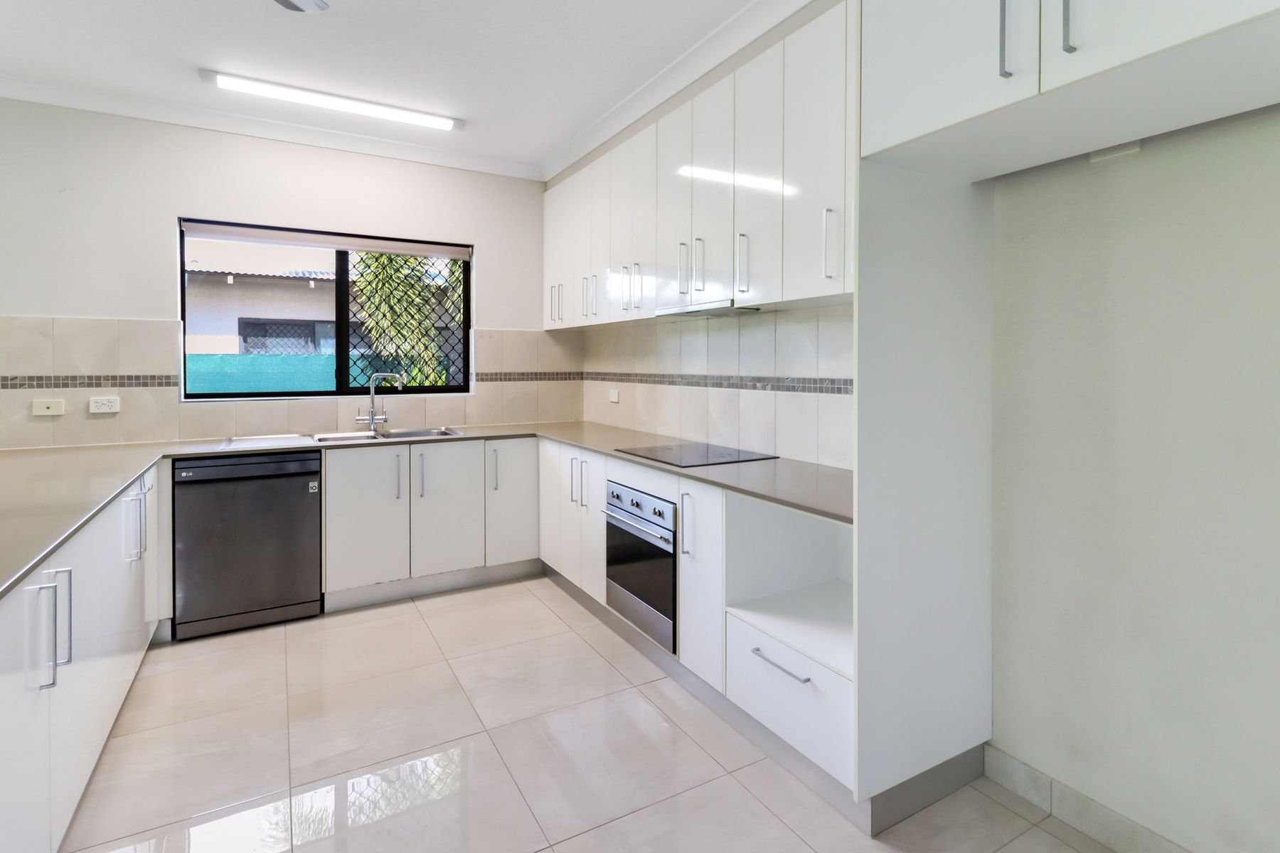 12 Eucharia Street, Bellamack, NT 0832, Bellamack - Thumbnail 3