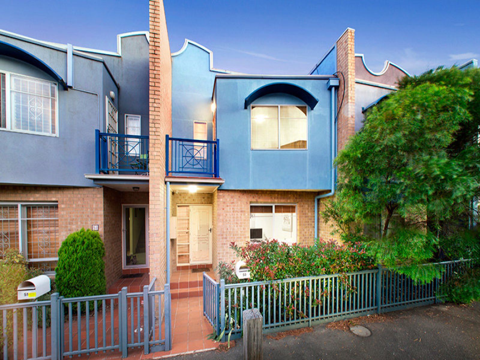 53 Cakebread Mews, Kensington - Thumbnail 2