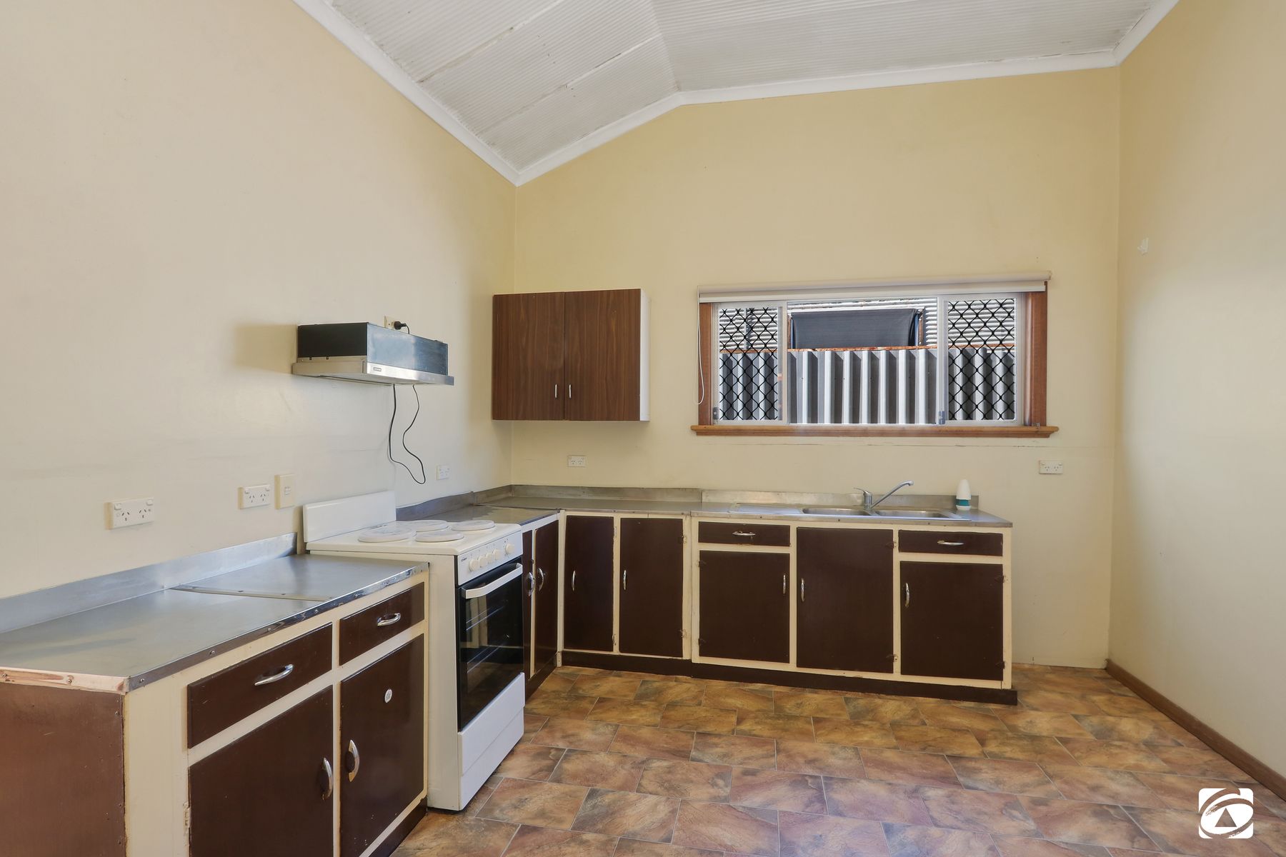 256 Bromide Street, Broken Hill NSW 2880, Broken Hill - Thumbnail 2