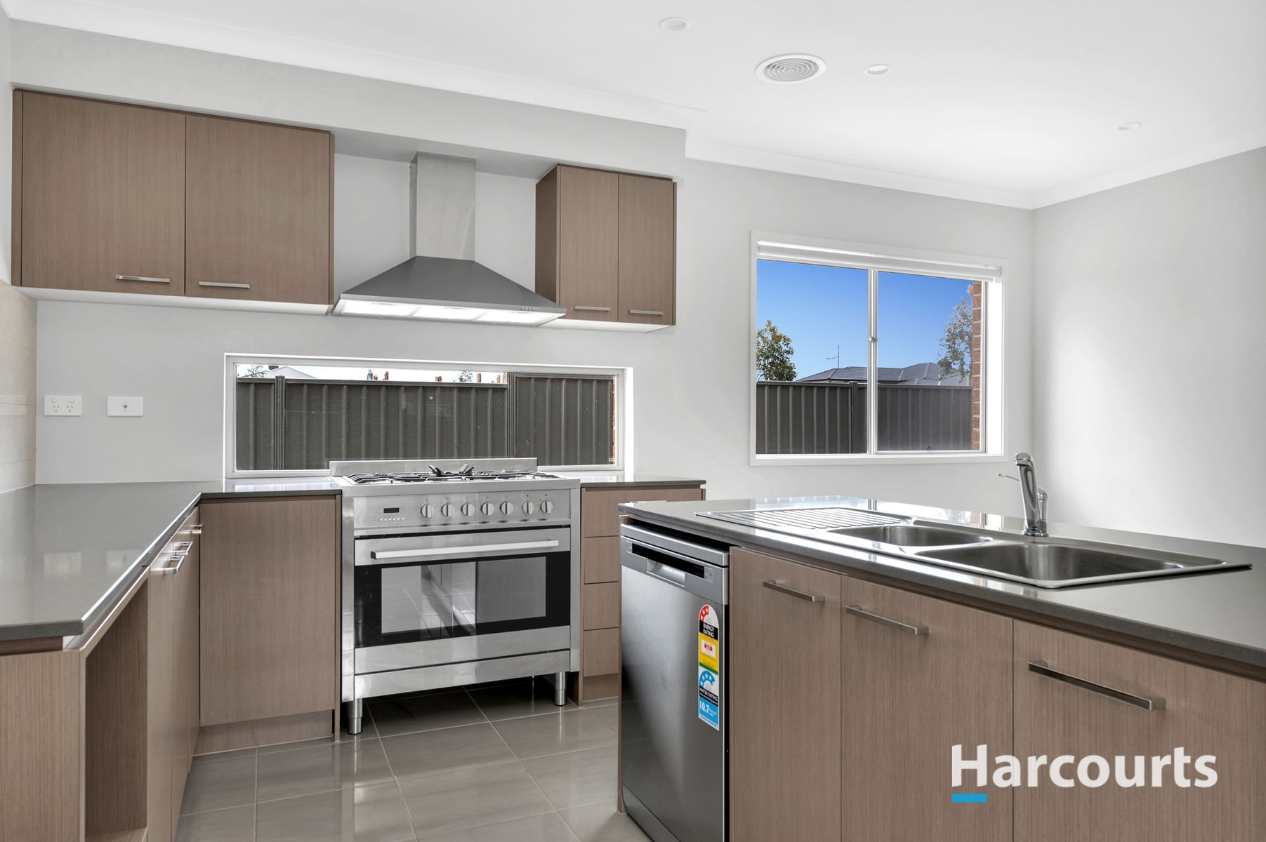 44 Atherstone Boulevard, Strathtulloh, VIC 3338, Strathtulloh - Thumbnail 6