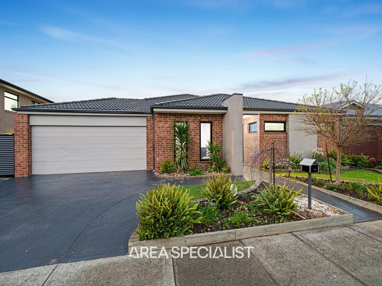15 Chedword Road, Cranbourne North, VIC 3977, Cranbourne North - Thumbnail 2