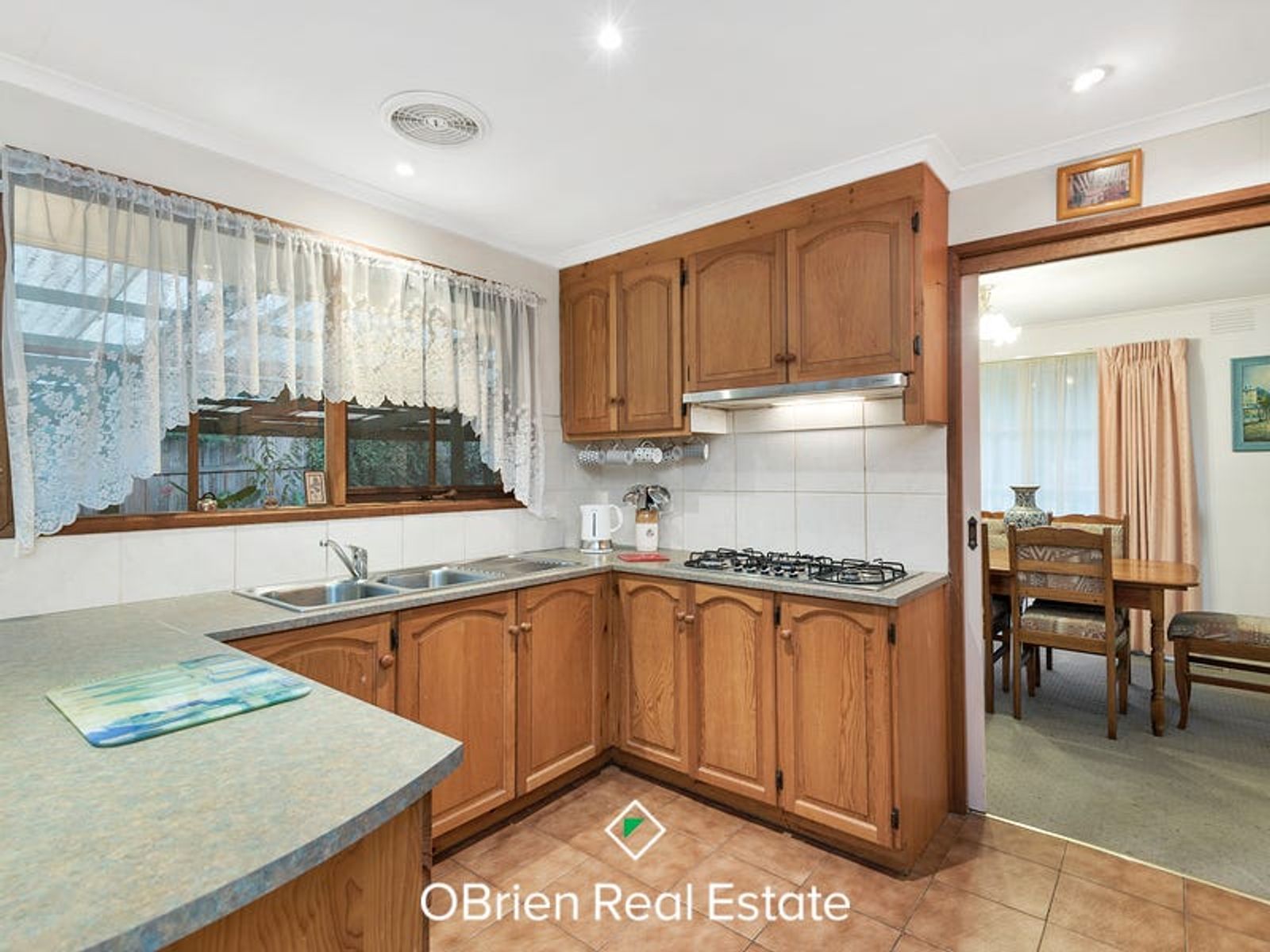 7 Doyle Place, Endeavour Hills, VIC 3802, Endeavour Hills - Thumbnail 3