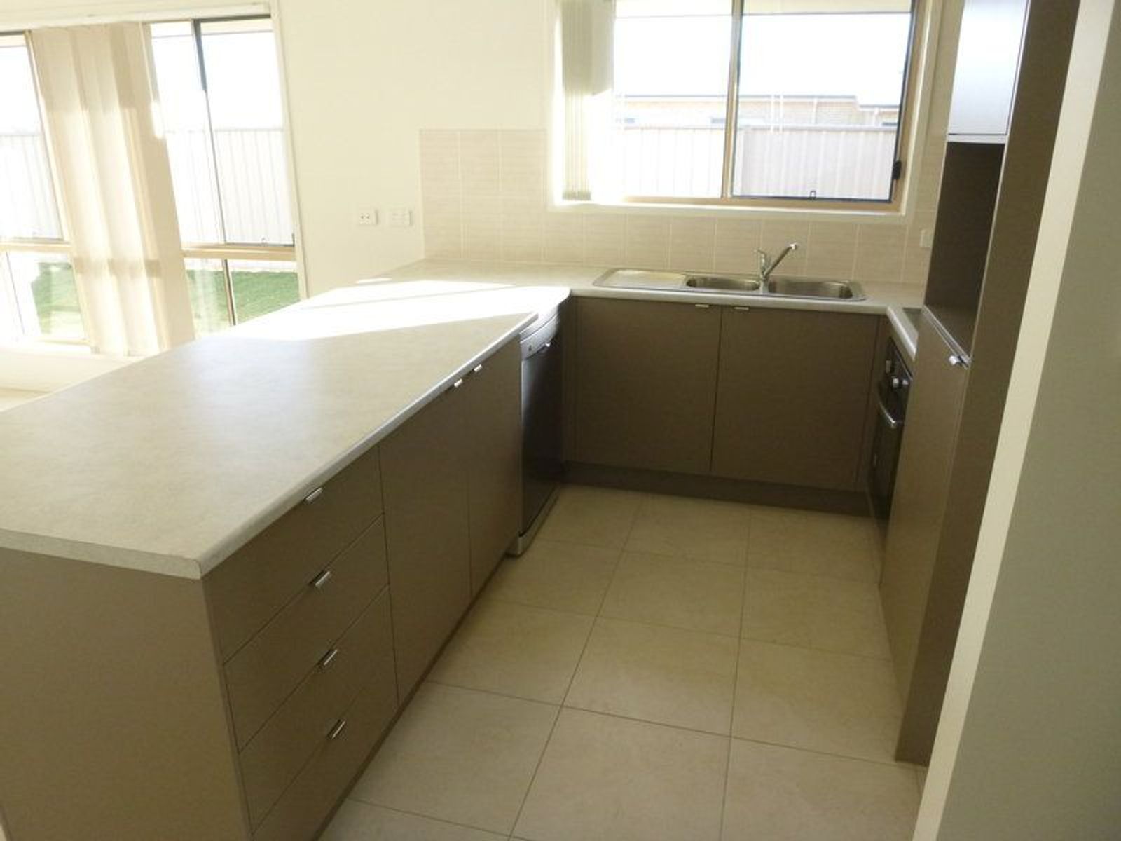 12 Archer Street, Chinchilla QLD 4413, Chinchilla - Thumbnail 2