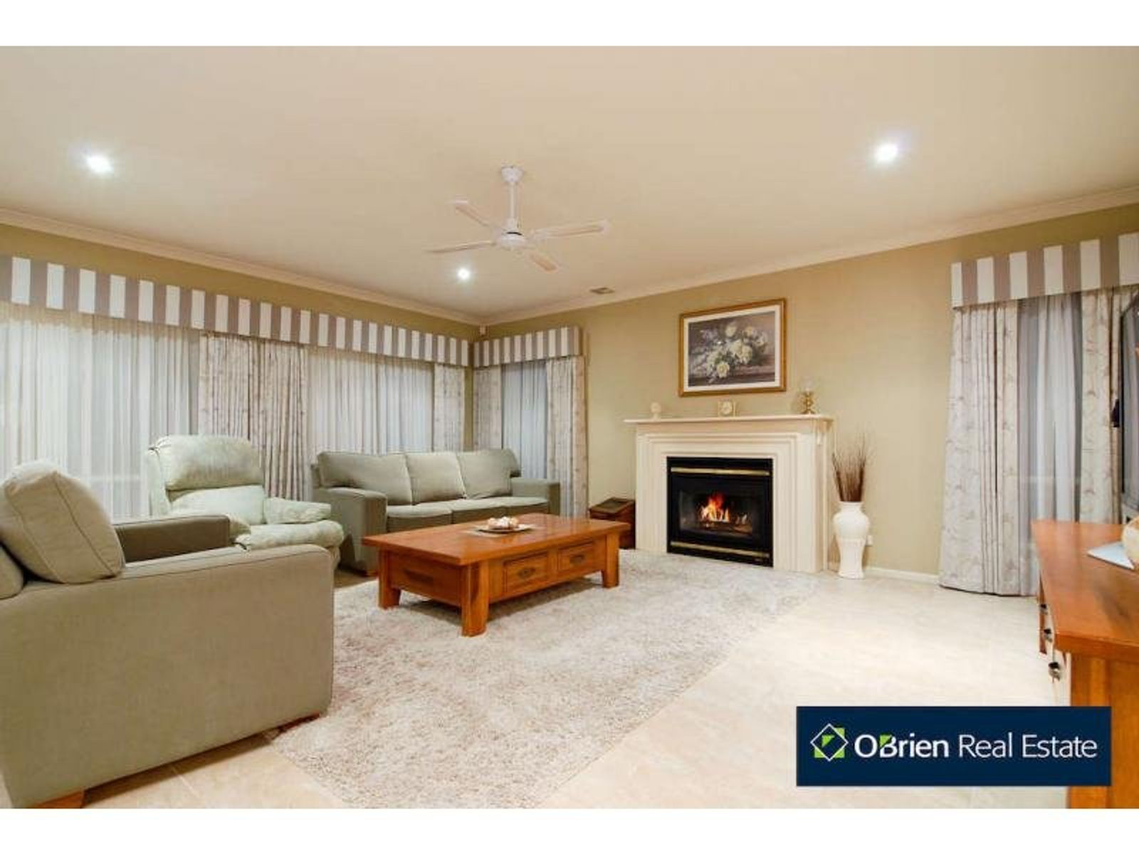 33 St Ives Drive, Narre Warren South, VIC 3805, Narre Warren South - Thumbnail 2