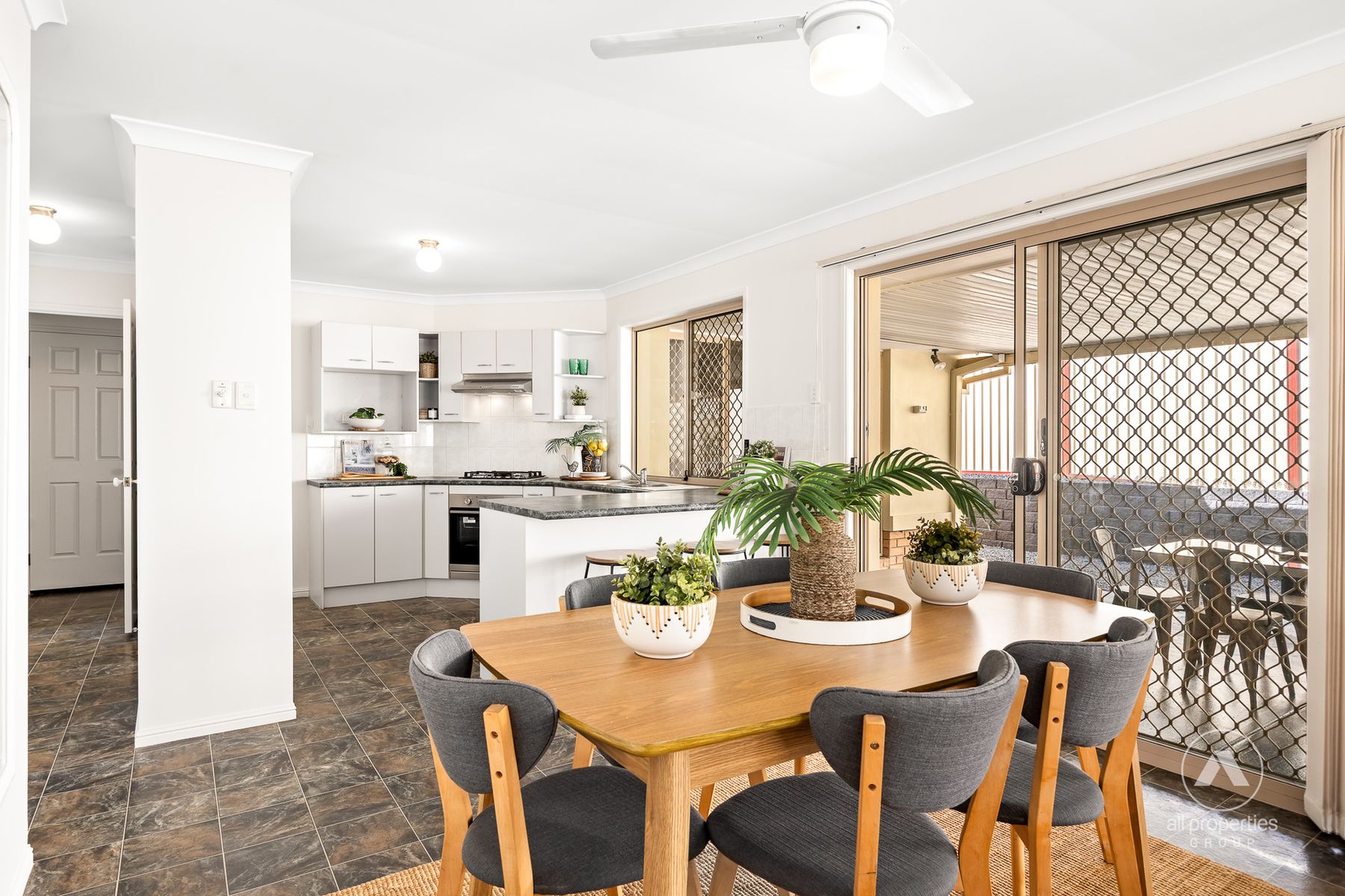 12 Majestic Court, Regents Park QLD 4118, Regents Park - Thumbnail 3
