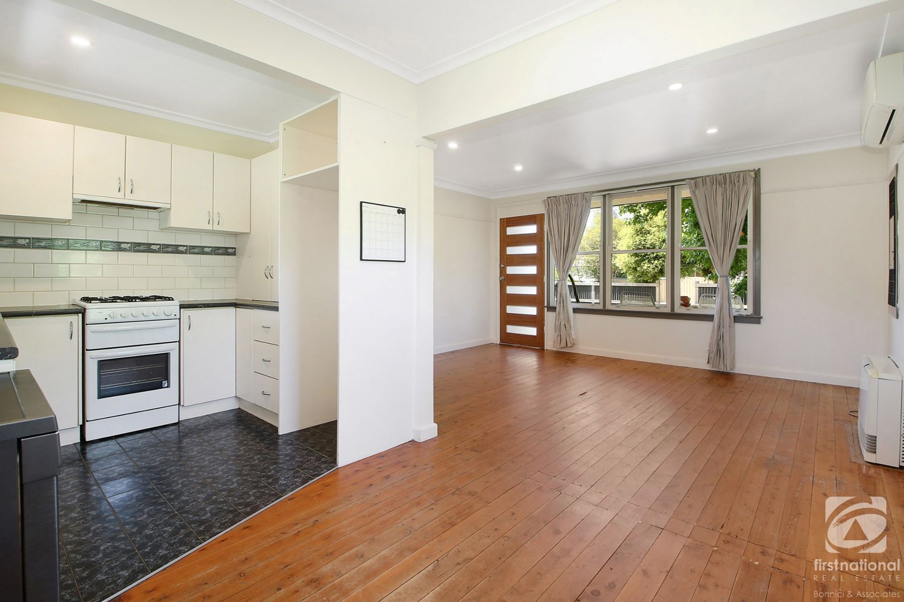 1007 Calimo Street, North Albury NSW 2640, North Albury - Thumbnail 3