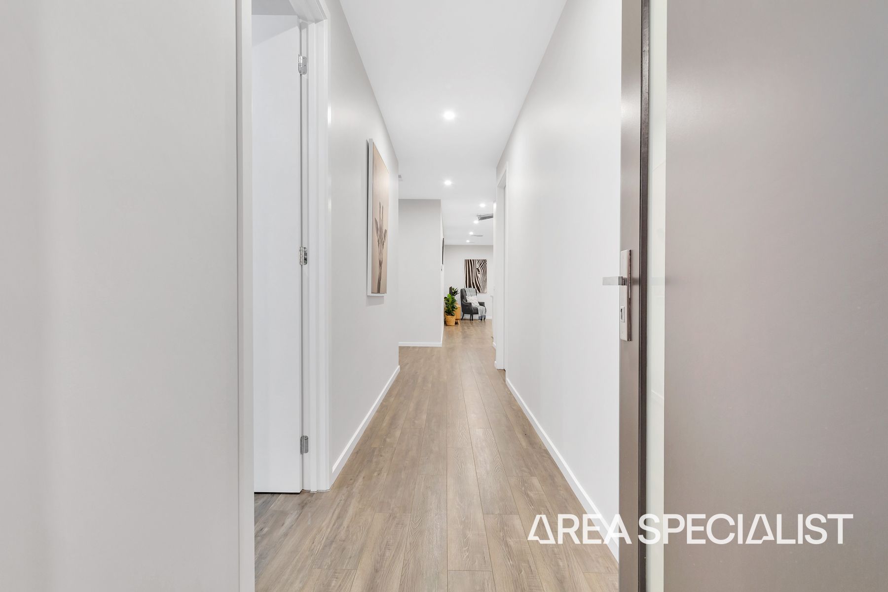 22 Gilfillan Circuit, Thornhill Park, VIC 3335, Thornhill Park - Thumbnail 3