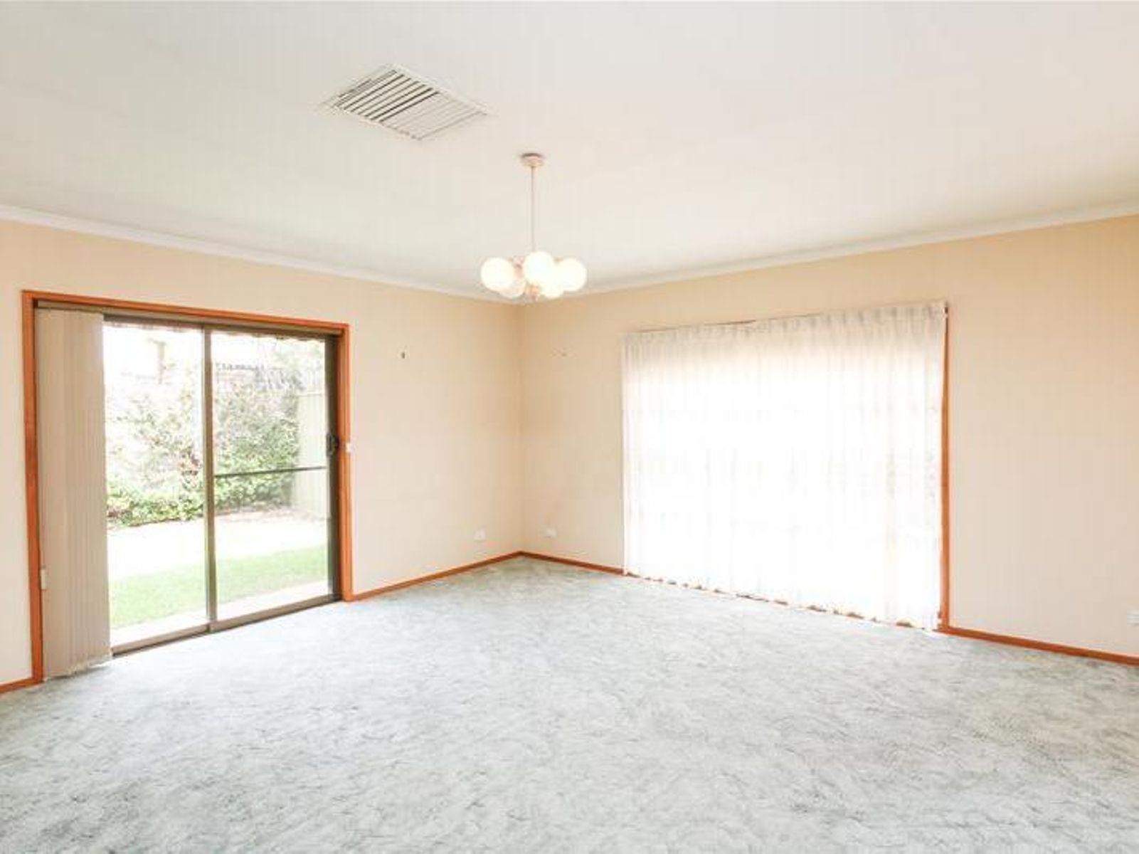 2/83 Pasadena Grove, Mildura - Thumbnail 2