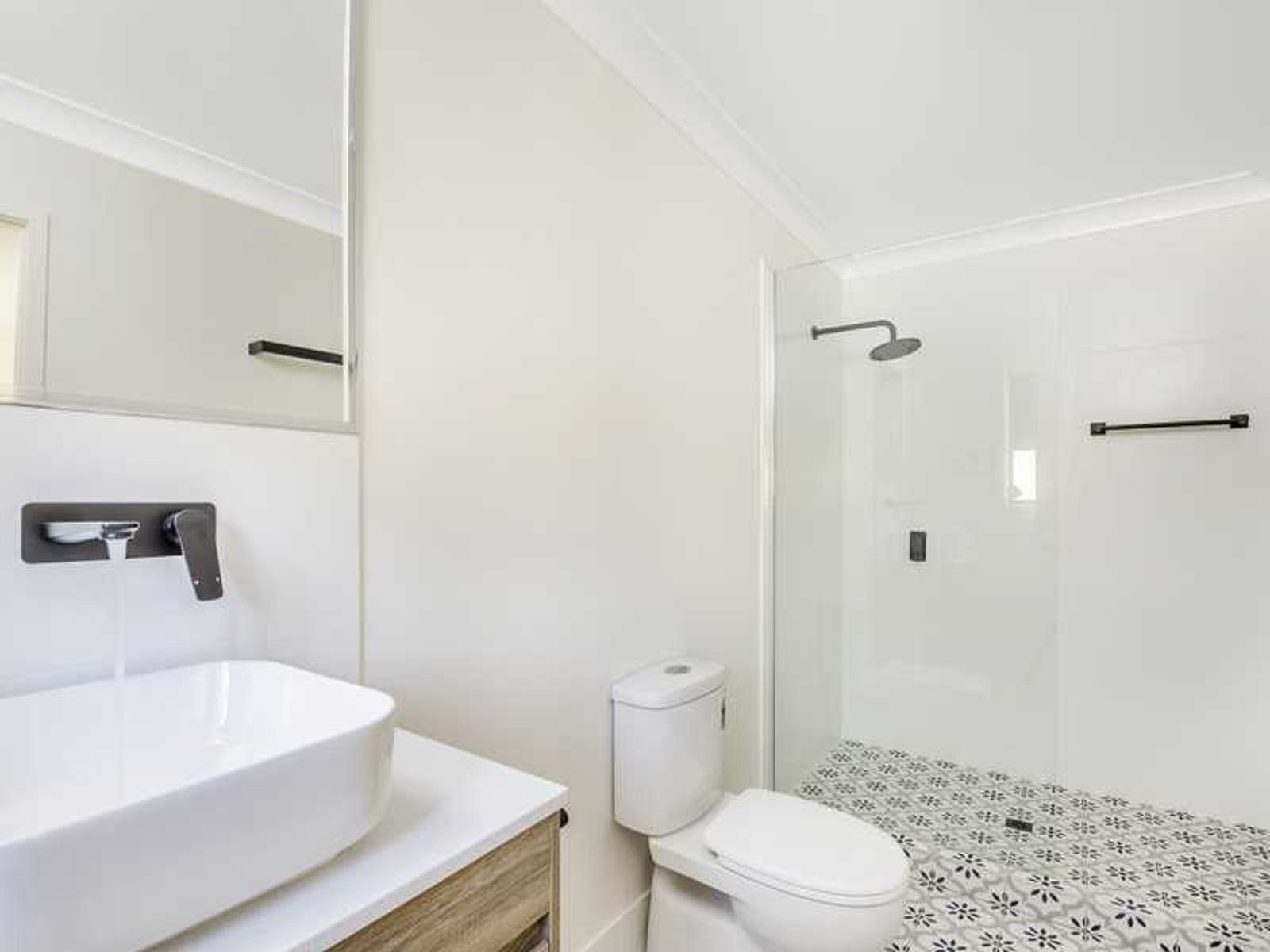 2 Wallace Street, Warwick - Thumbnail 7