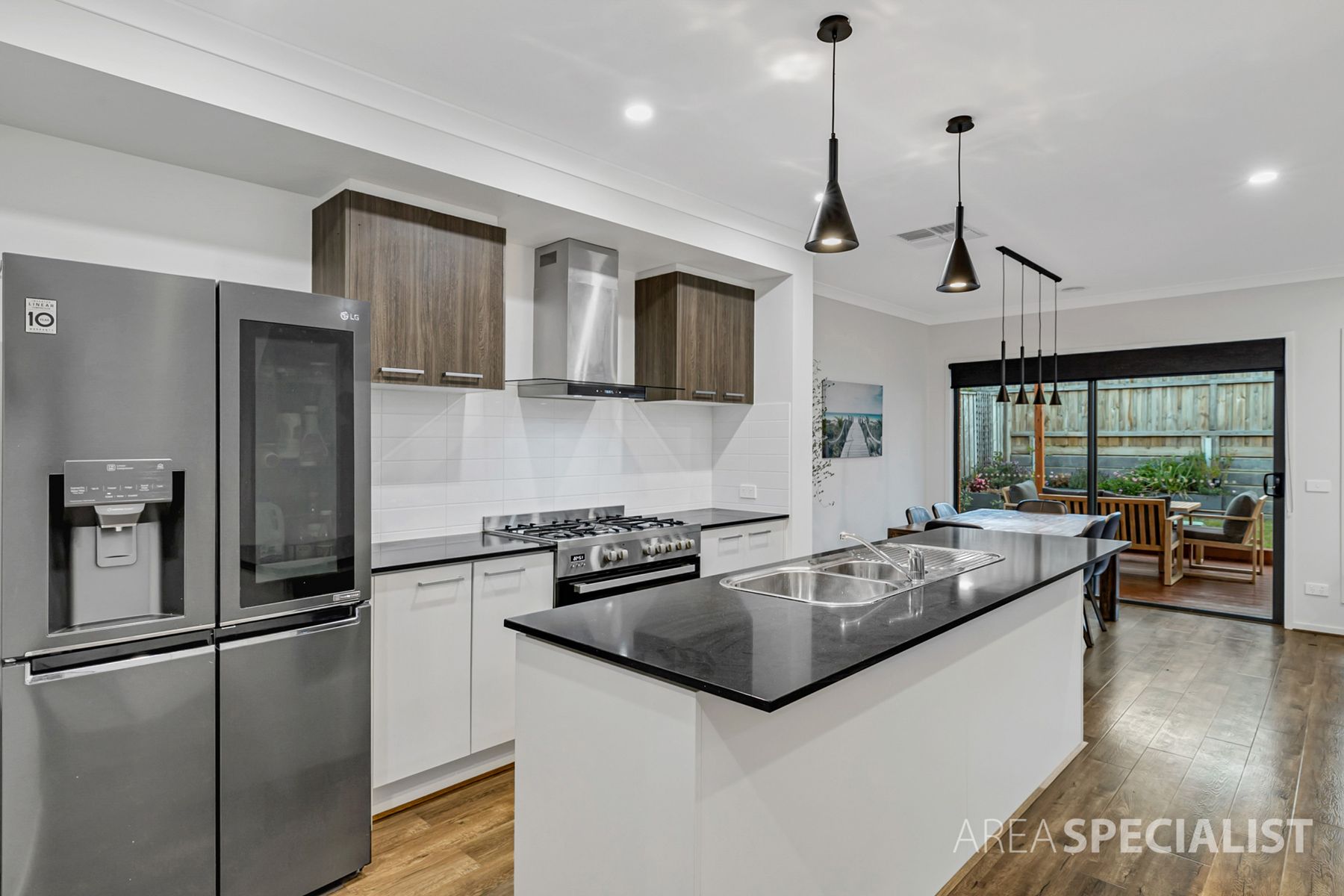 18 Dargle Way, Clyde North, VIC 3978, Clyde North - Thumbnail 4