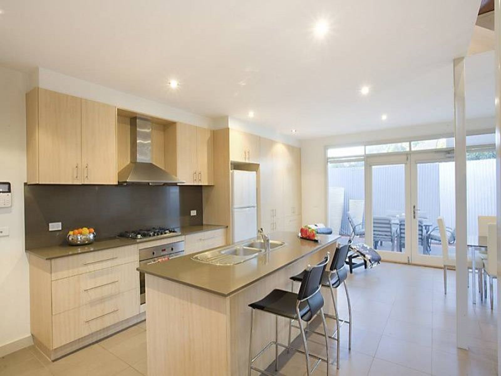 6 Gordon Crescent, Kensington - Thumbnail 7