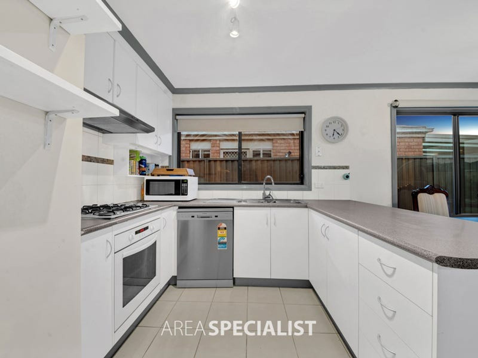 28 Mossman Drive, Cranbourne East, VIC 3977, Cranbourne East - Thumbnail 5