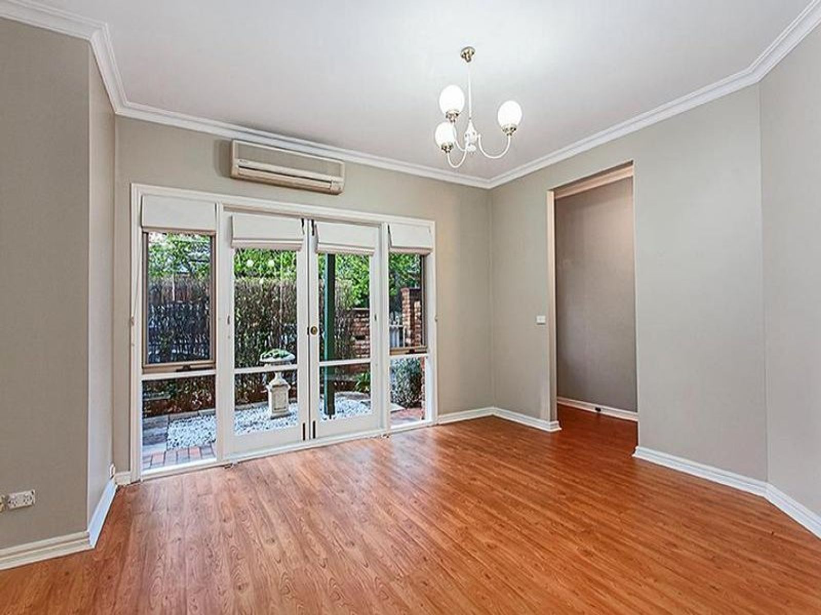 13 Bendall Street, Kensington, VIC 3031, Kensington - Thumbnail 2