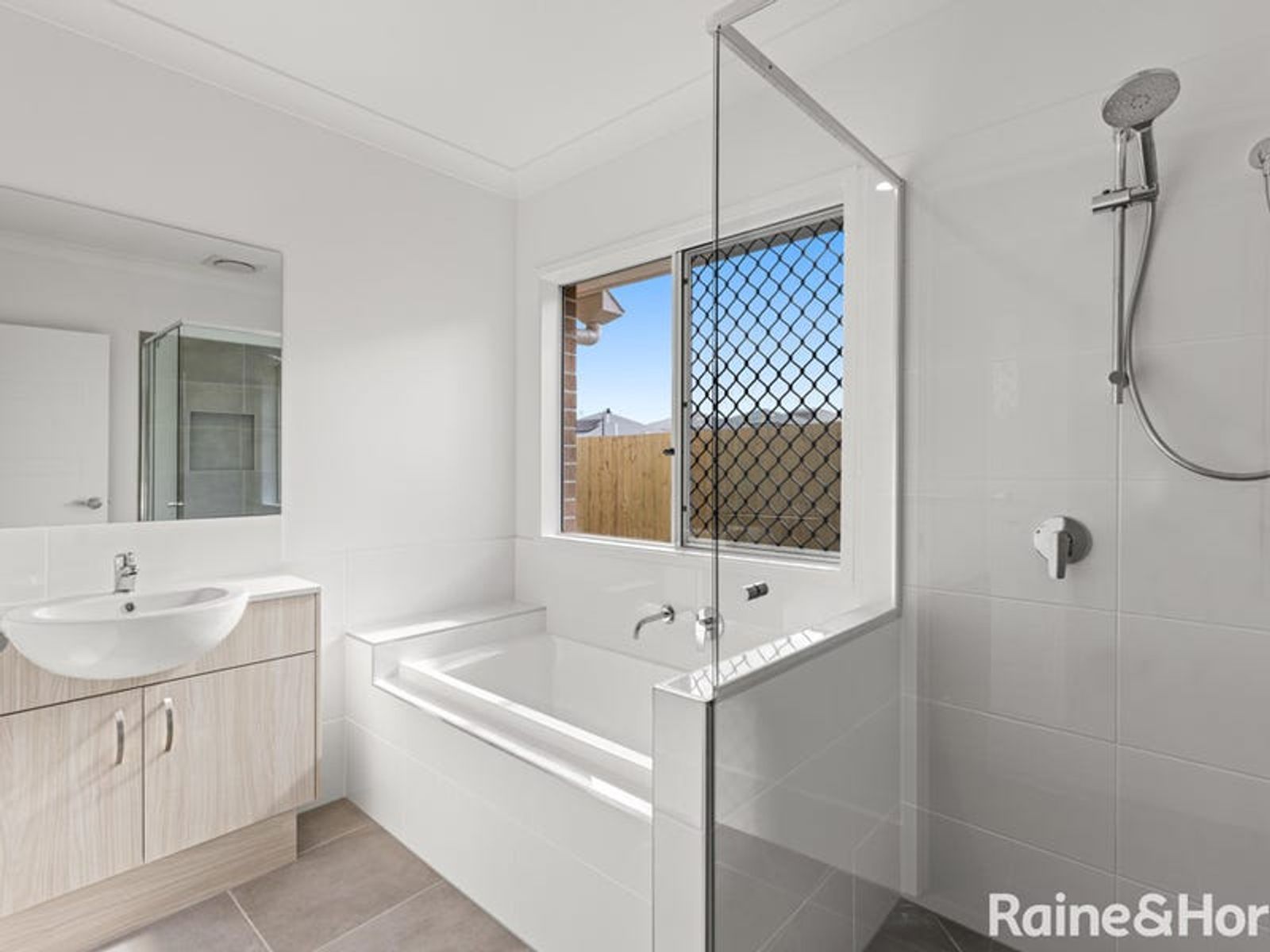 1 Broadmead Street, Glenvale QLD 4350, Glenvale - Thumbnail 7
