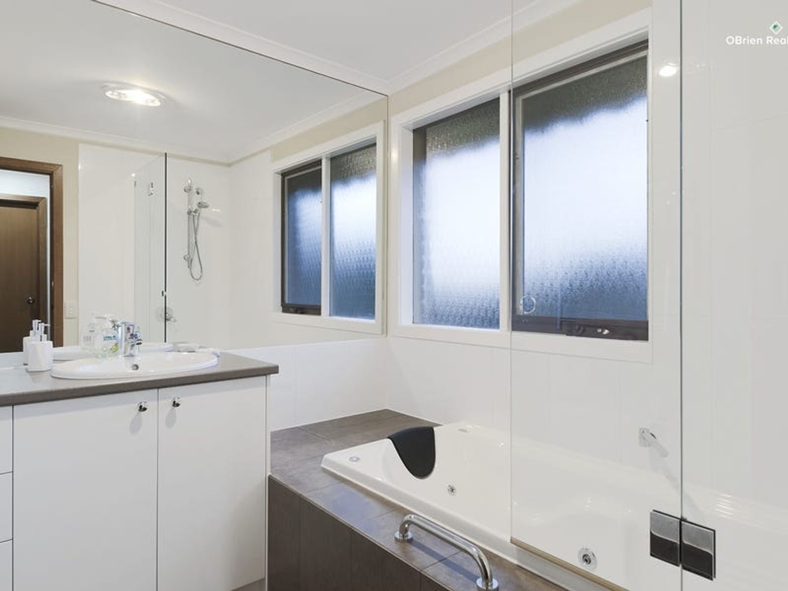 164 Kennington Park Drive, Endeavour Hills, VIC 3802, Endeavour Hills - Thumbnail 6