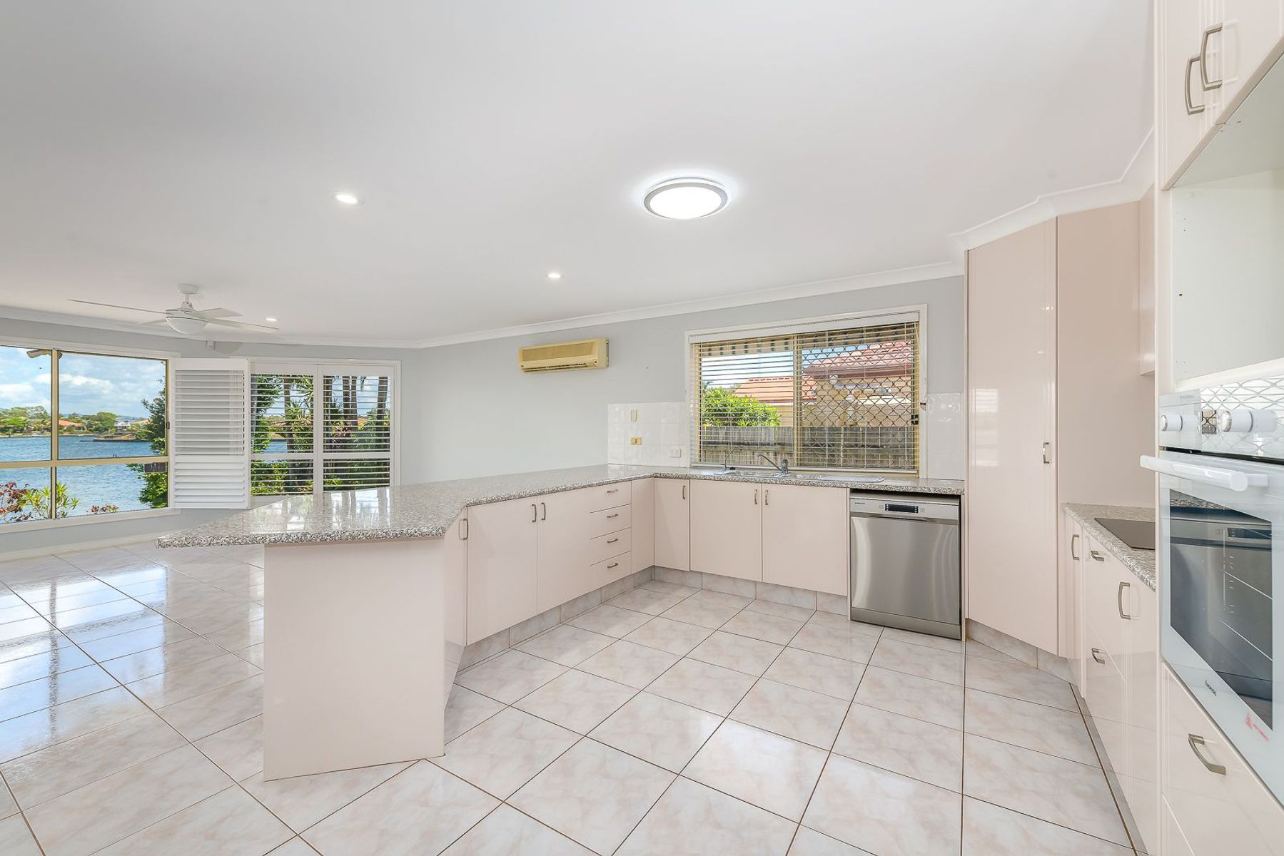 40 Burrendong coombabah  9
