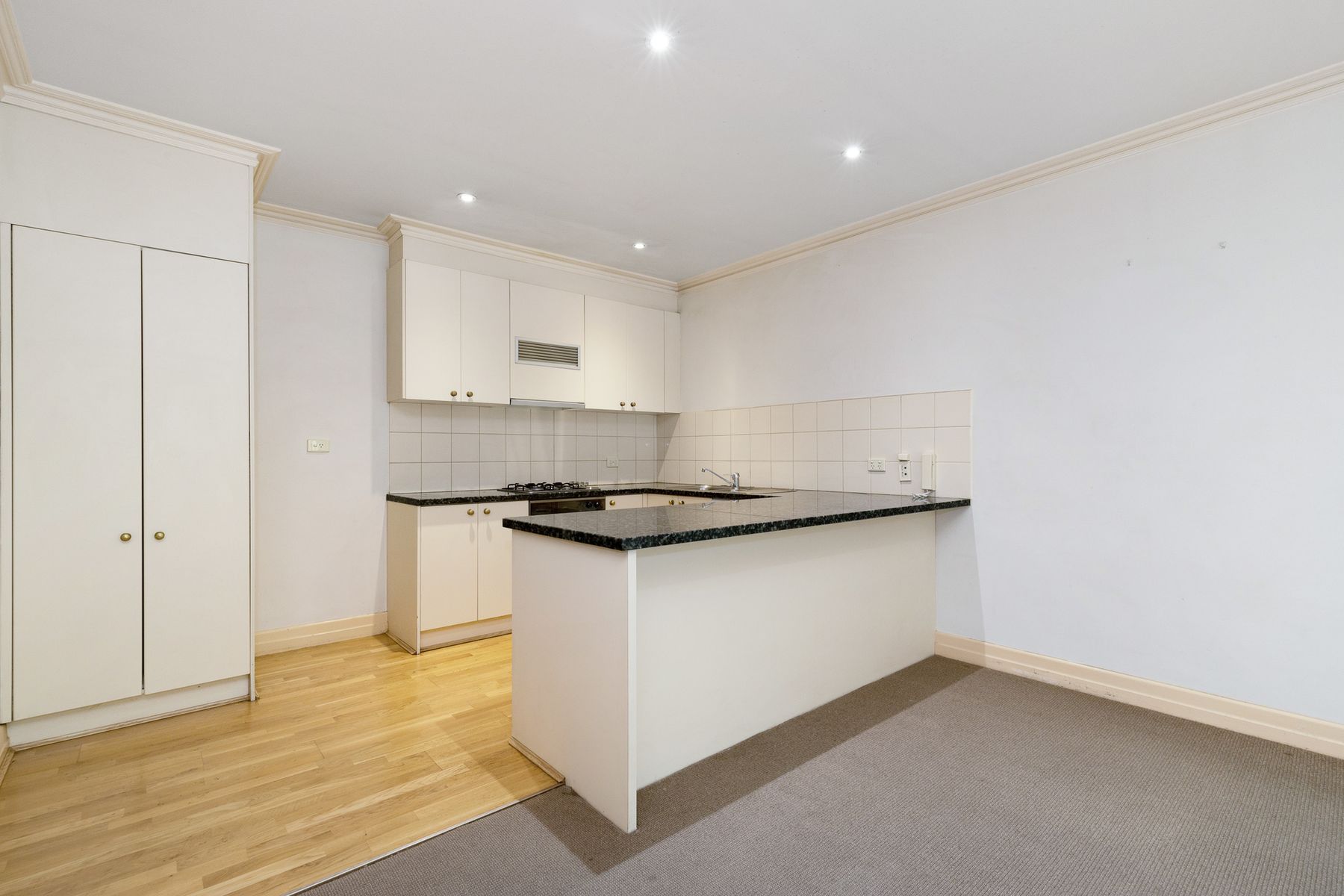 27/131 La Trobe Street, Melbourne, VIC 3000, Melbourne - Thumbnail 2