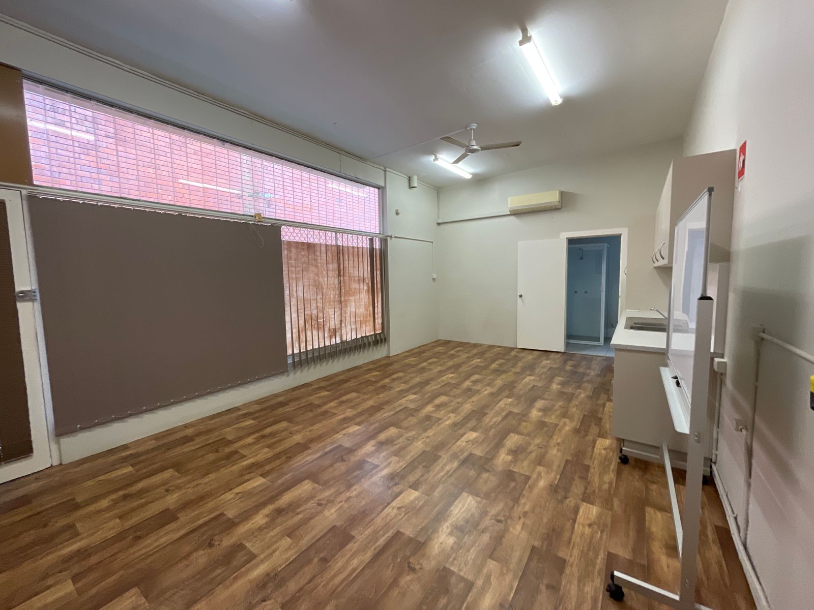 2/182 Victoria Street, Taree NSW 2430, Taree - Thumbnail 2