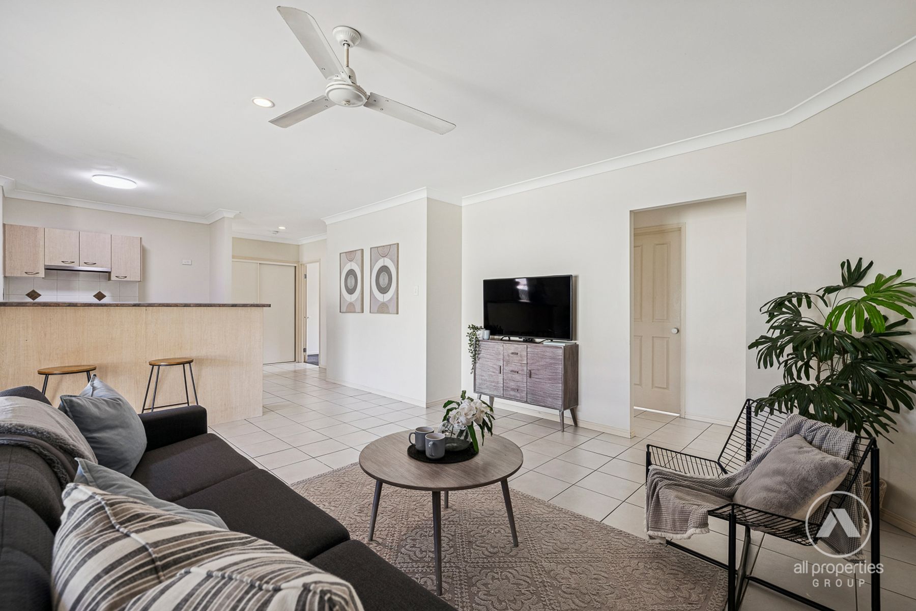 16 Hill End Avenue, Hillcrest QLD 4118, Hillcrest - Thumbnail 7