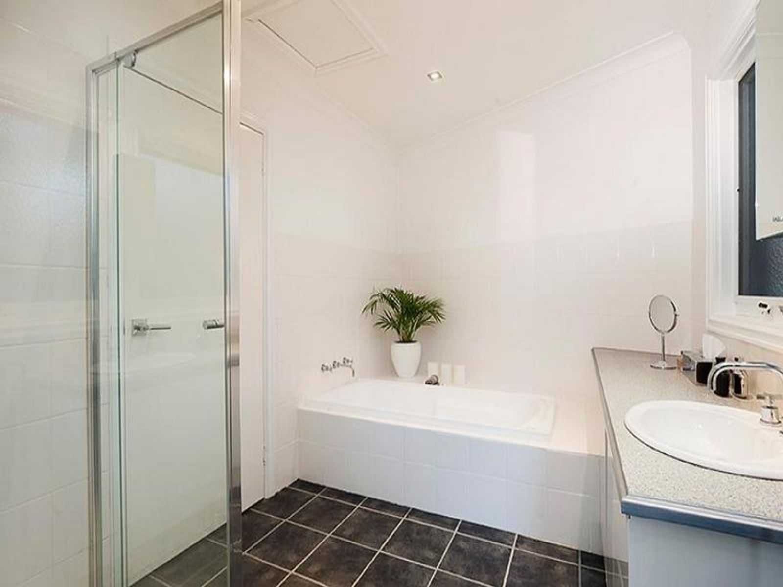 6/14-16 Lennon Street, Parkville - Thumbnail 8