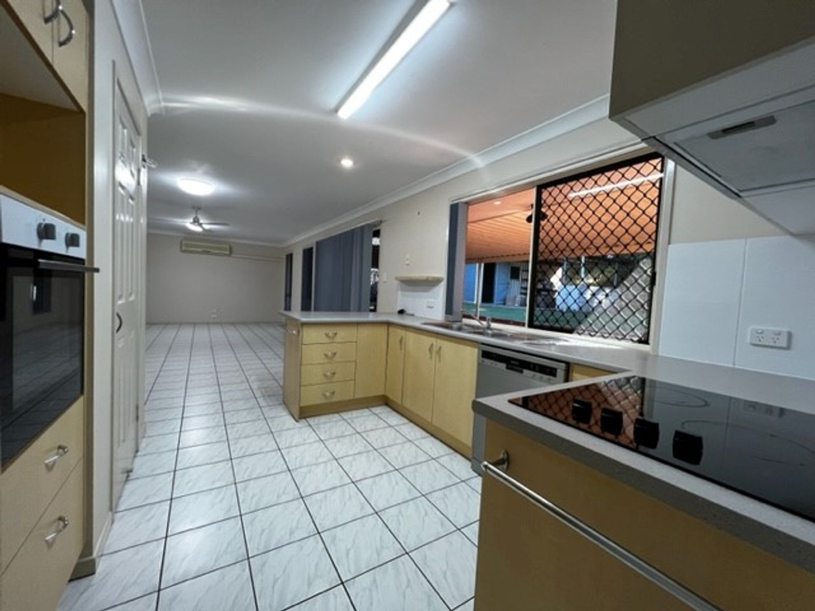 63 Thompson Road, Childers QLD 4660, Childers - Thumbnail 4