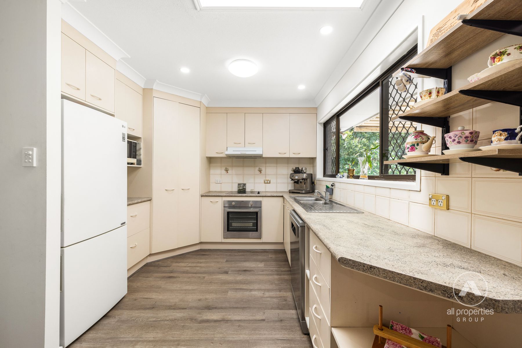 14 Woodview Street, Browns Plains QLD 4118, Browns Plains - Thumbnail 5