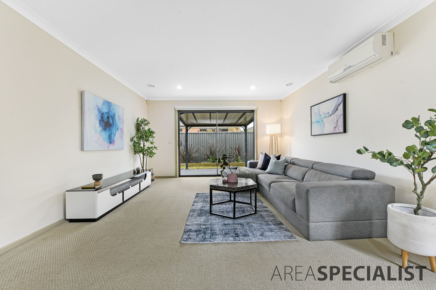 32 Jupiter Crescent, Cranbourne West, VIC 3977, Cranbourne West - Thumbnail 3