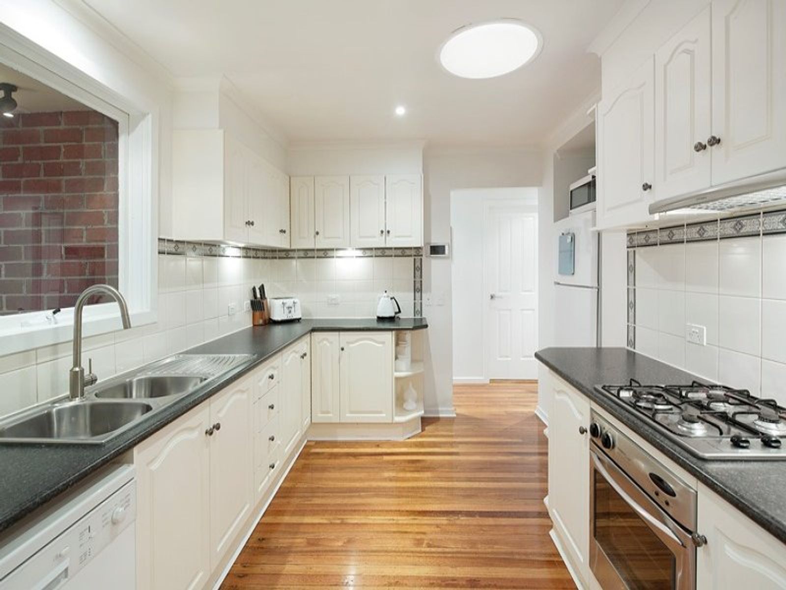 18 Jabiru Drive, Chelsea Heights, VIC 3196, Chelsea Heights - Thumbnail 2