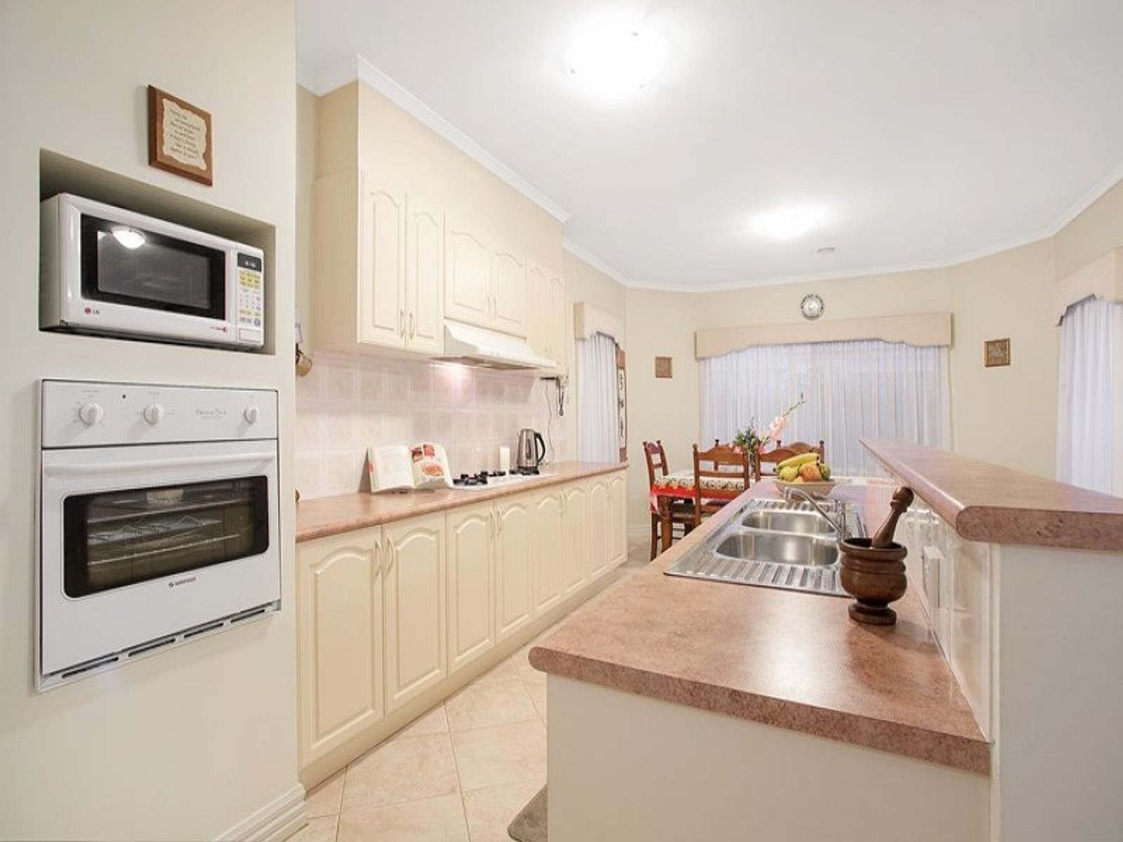 15 Nurten Parade, Aspendale Gardens, VIC 3195, Aspendale Gardens - Thumbnail 5