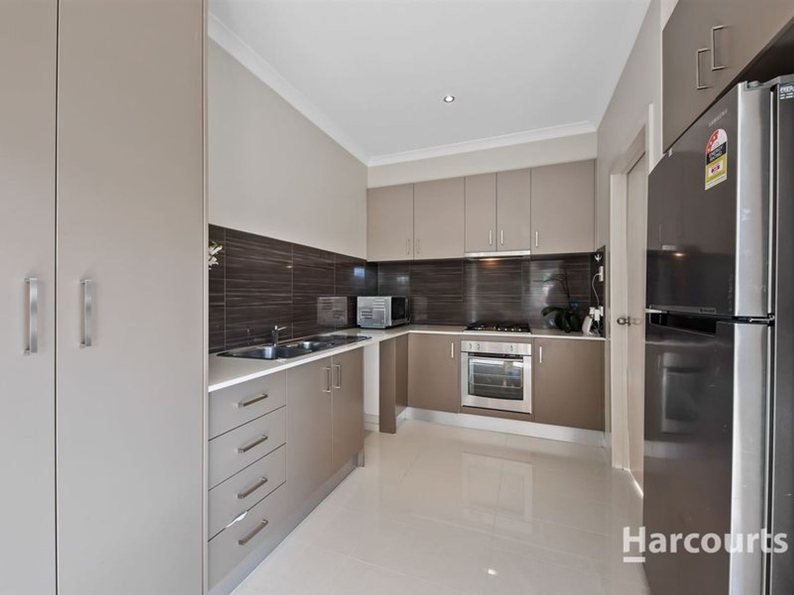 118 Catherine Drive, Hillside, VIC 3037, Hillside - Thumbnail 3