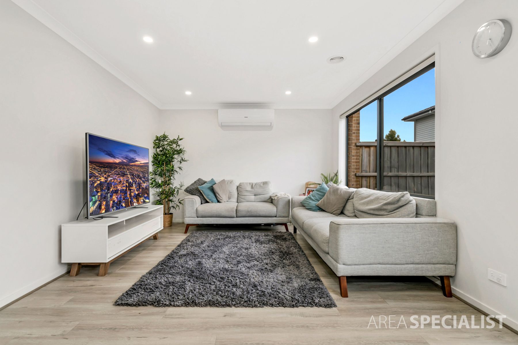 34 Aintree Close, Clyde, VIC 3978, Clyde - Thumbnail 2