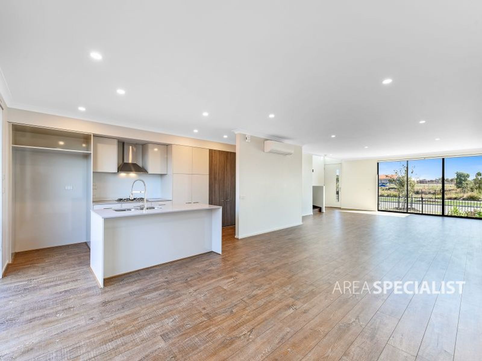 18 Parkdale Drive, Lyndhurst, VIC 3975, Lyndhurst - Thumbnail 8