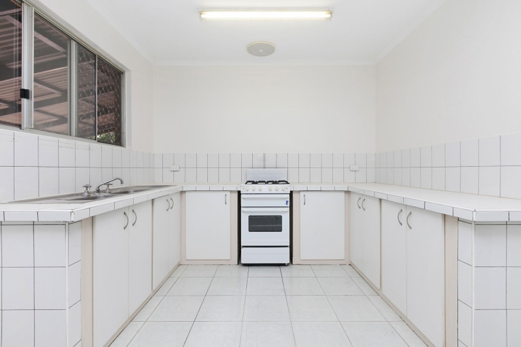 24 Bonaparte Street, Leanyer NT 0812, Leanyer - Thumbnail 6