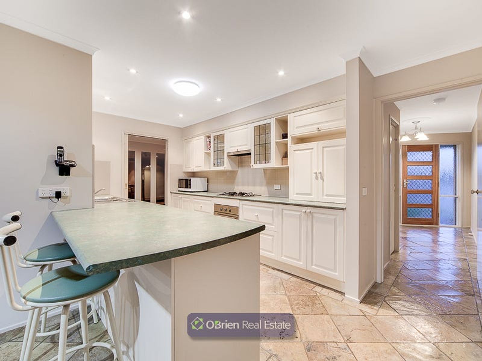 5 Glasgow Court, Endeavour Hills, VIC 3802, Endeavour Hills - Thumbnail 2