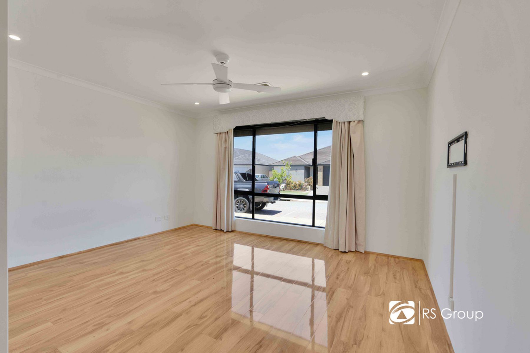 8 Montpellier Way, Piara Waters WA 6112, Piara Waters - Thumbnail 3
