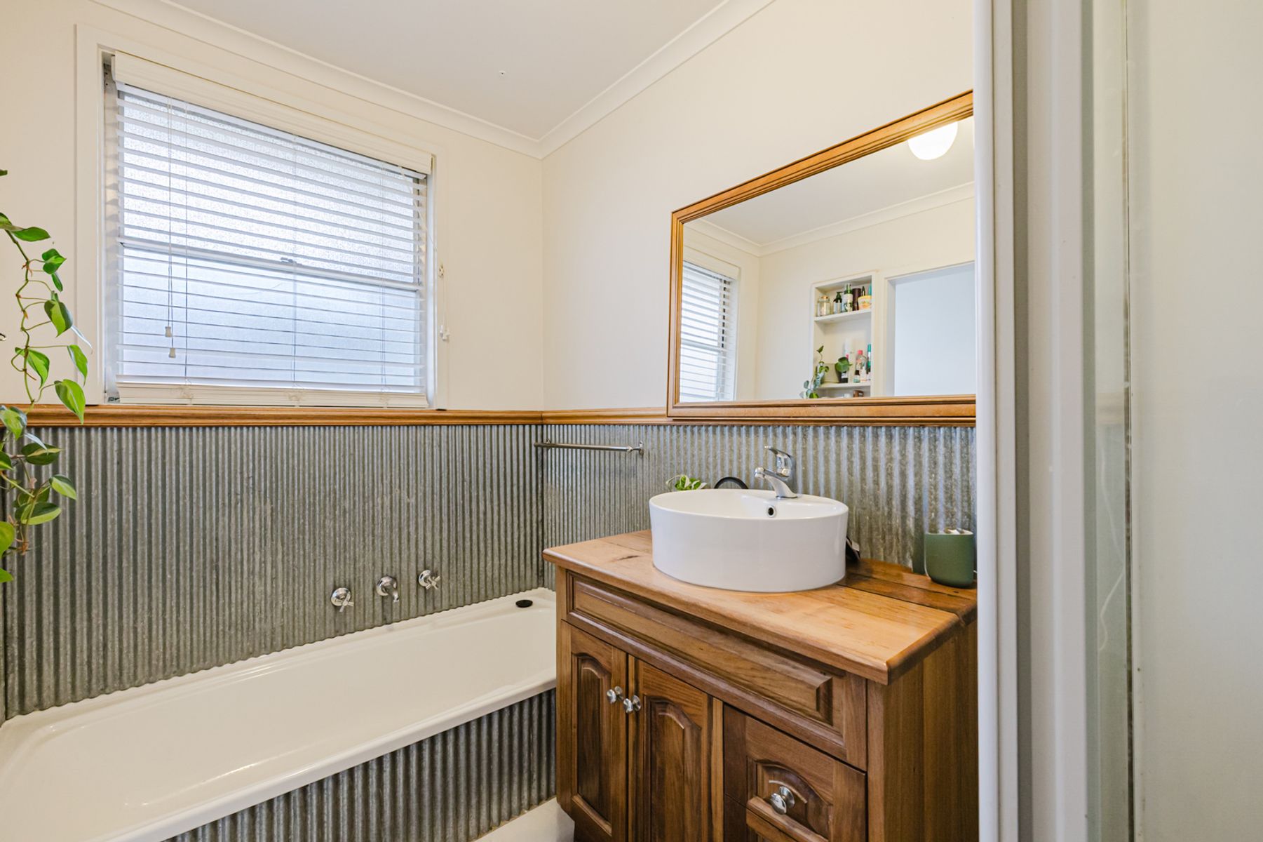 014 Open2view ID942374 30 Lyle Street
