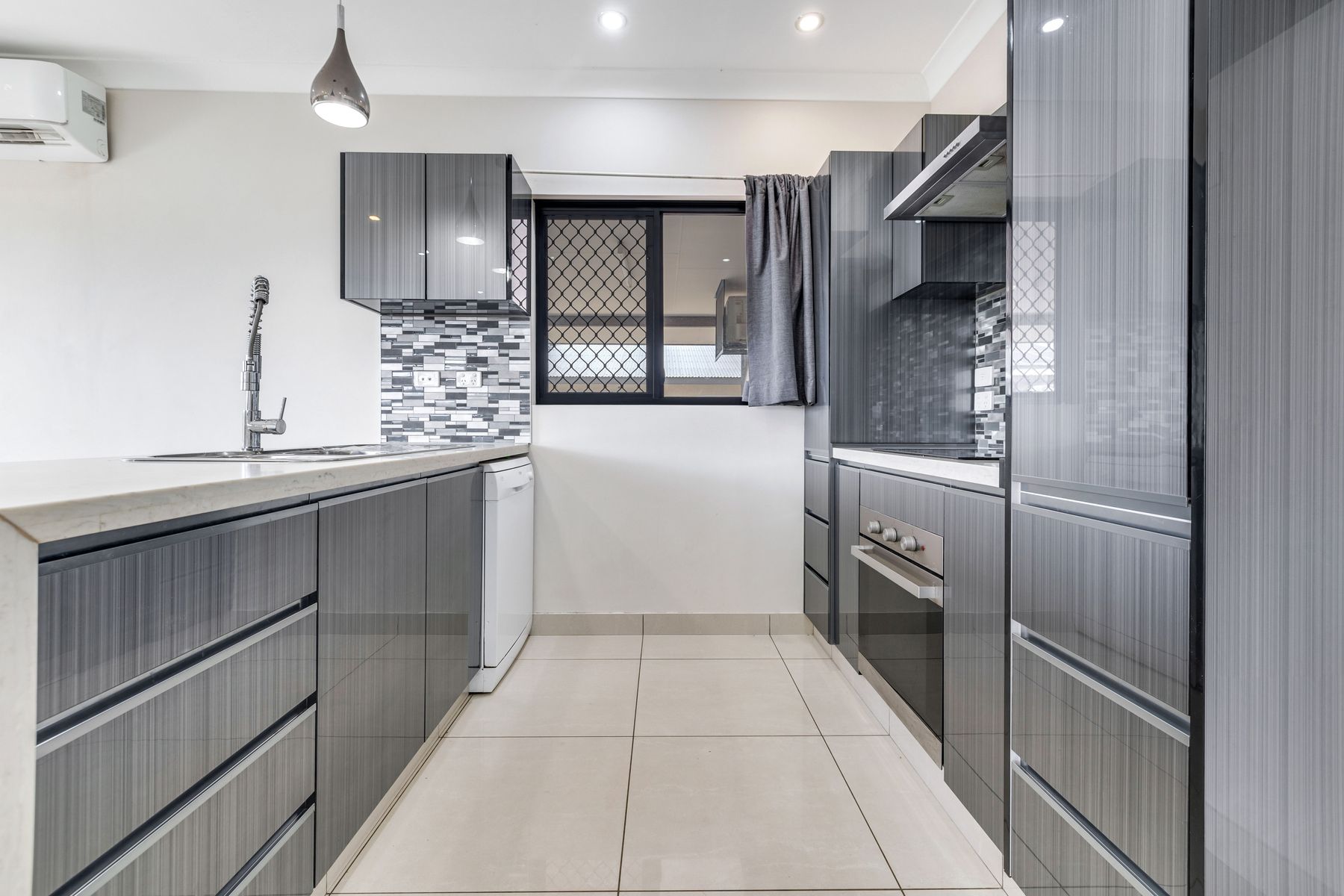 2/5 Bloodwood Street, Zuccoli NT 0832, Zuccoli - Thumbnail 2