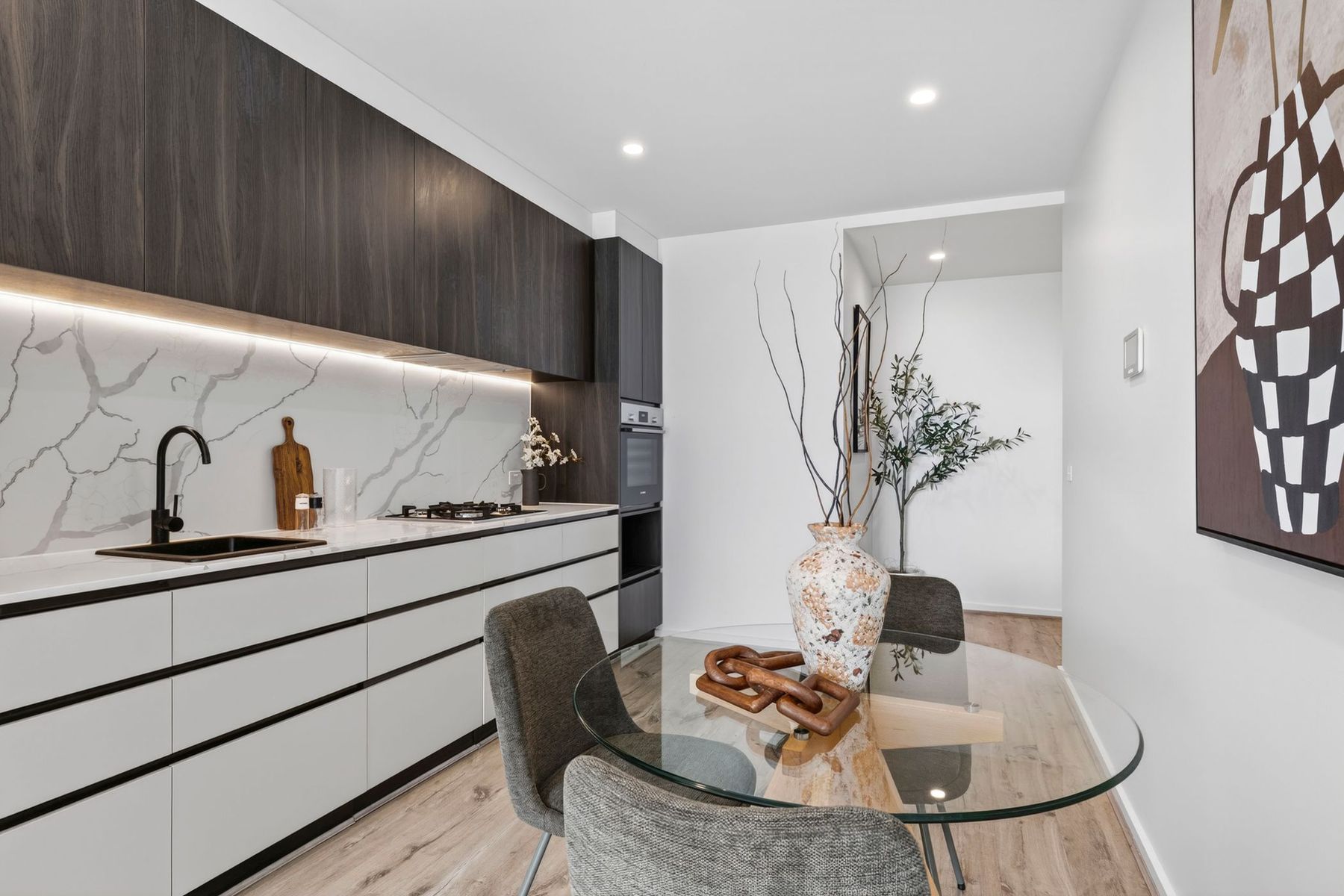 205/93 Warrigal Road, Hughesdale, VIC 3166, Hughesdale - Thumbnail 5