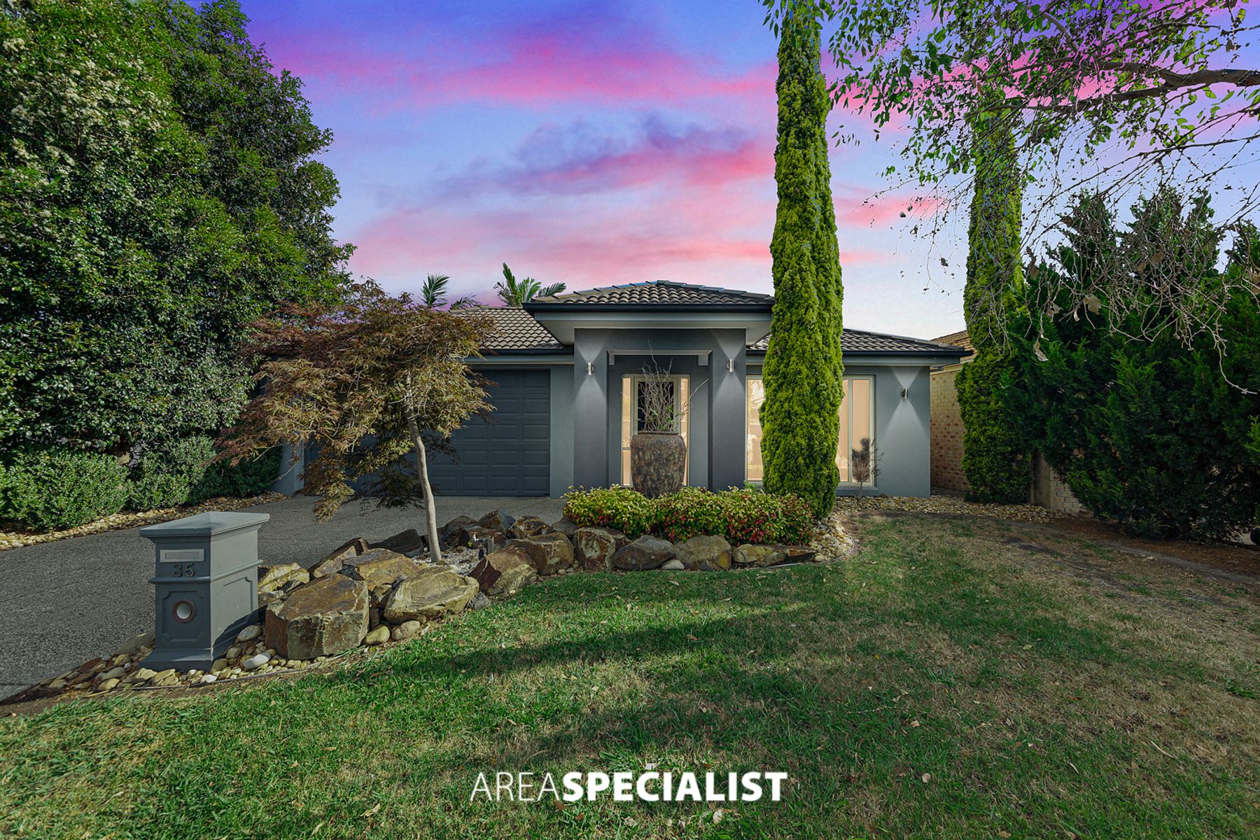 35 Scarlet Crescent, Pakenham, VIC 3810, Pakenham - Thumbnail 2