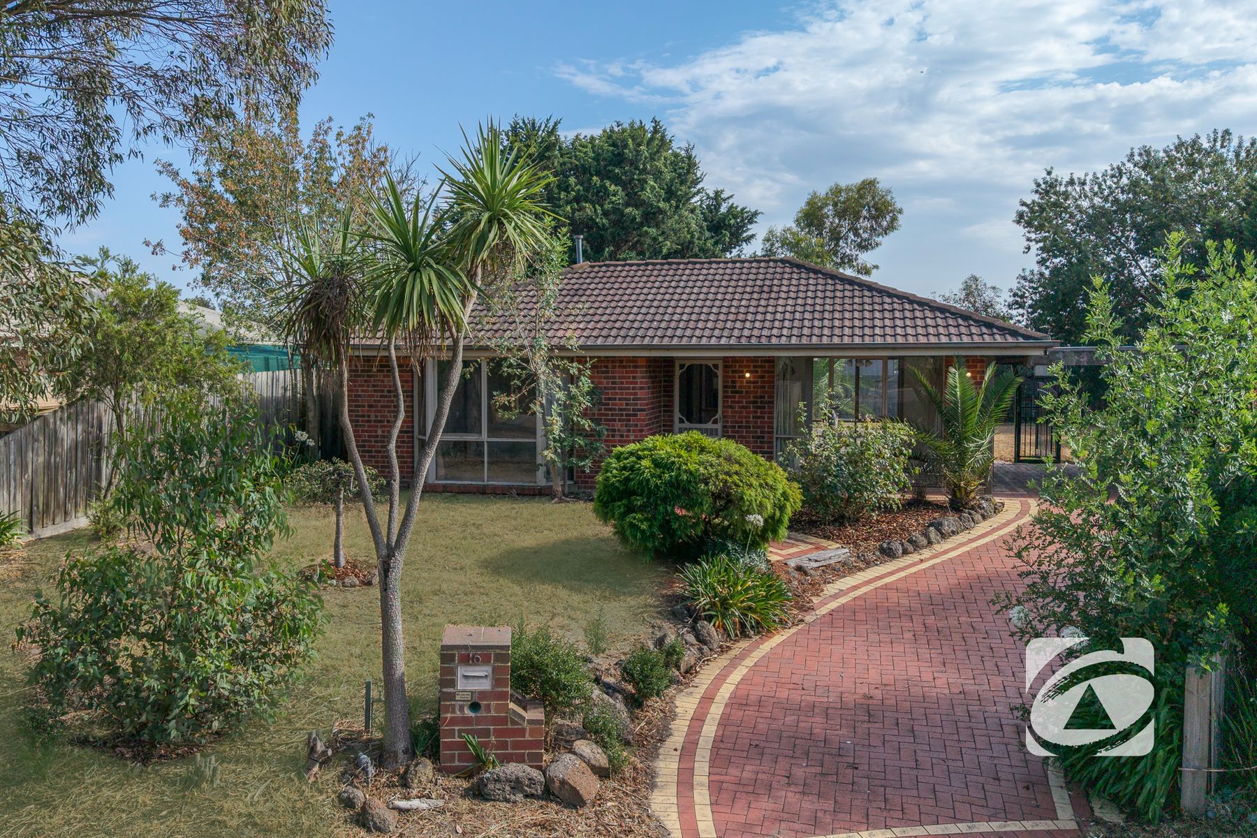 16 Bridle Place, Pakenham VIC 3810