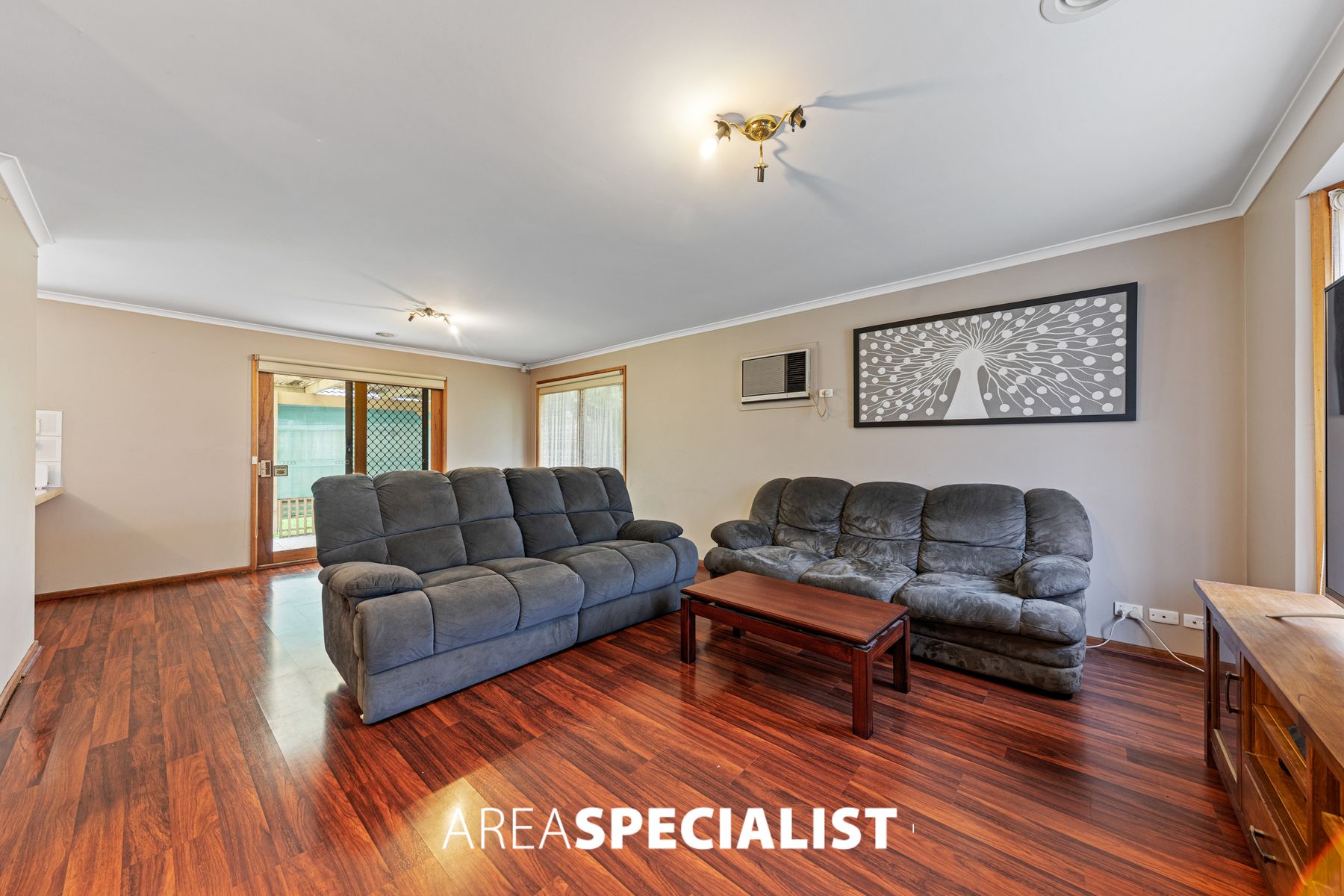 16 Broadbent Way, Pakenham, VIC 3810, Pakenham - Thumbnail 3