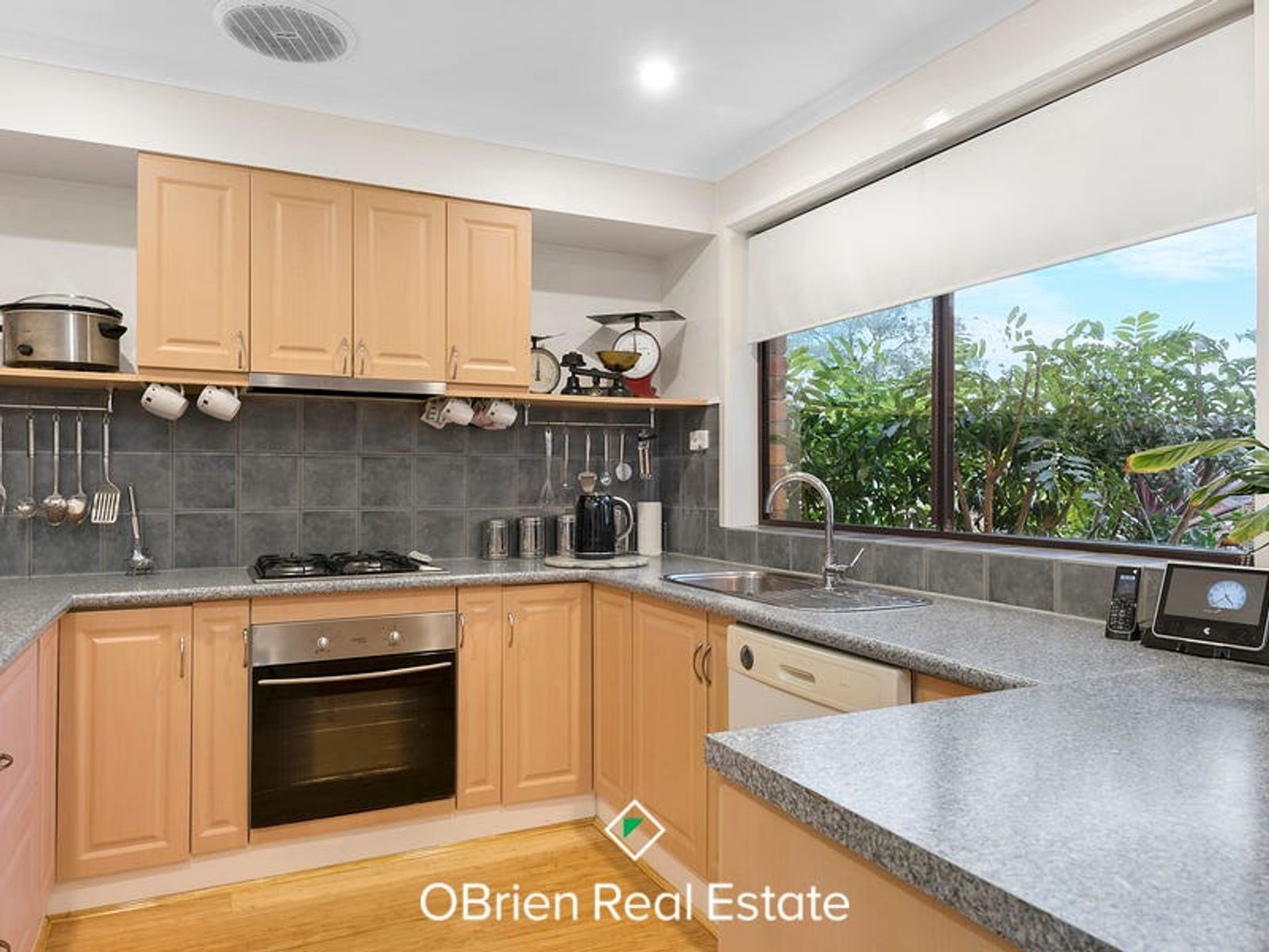 18 Struan Avenue, Endeavour Hills, VIC 3802, Endeavour Hills - Thumbnail 3