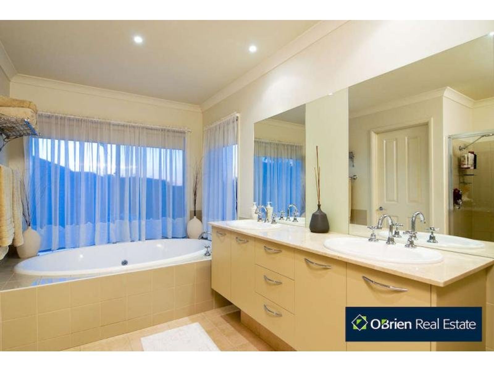 33 St Ives Drive, Narre Warren South, VIC 3805, Narre Warren South - Thumbnail 7