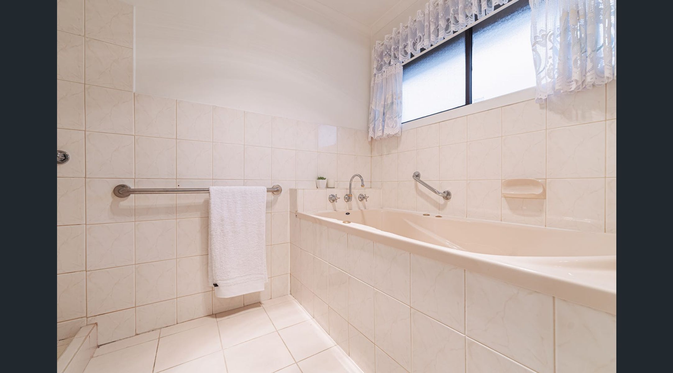 6 ALLARD COURT, Keilor Downs VIC 3038, Keilor Downs - Thumbnail 8