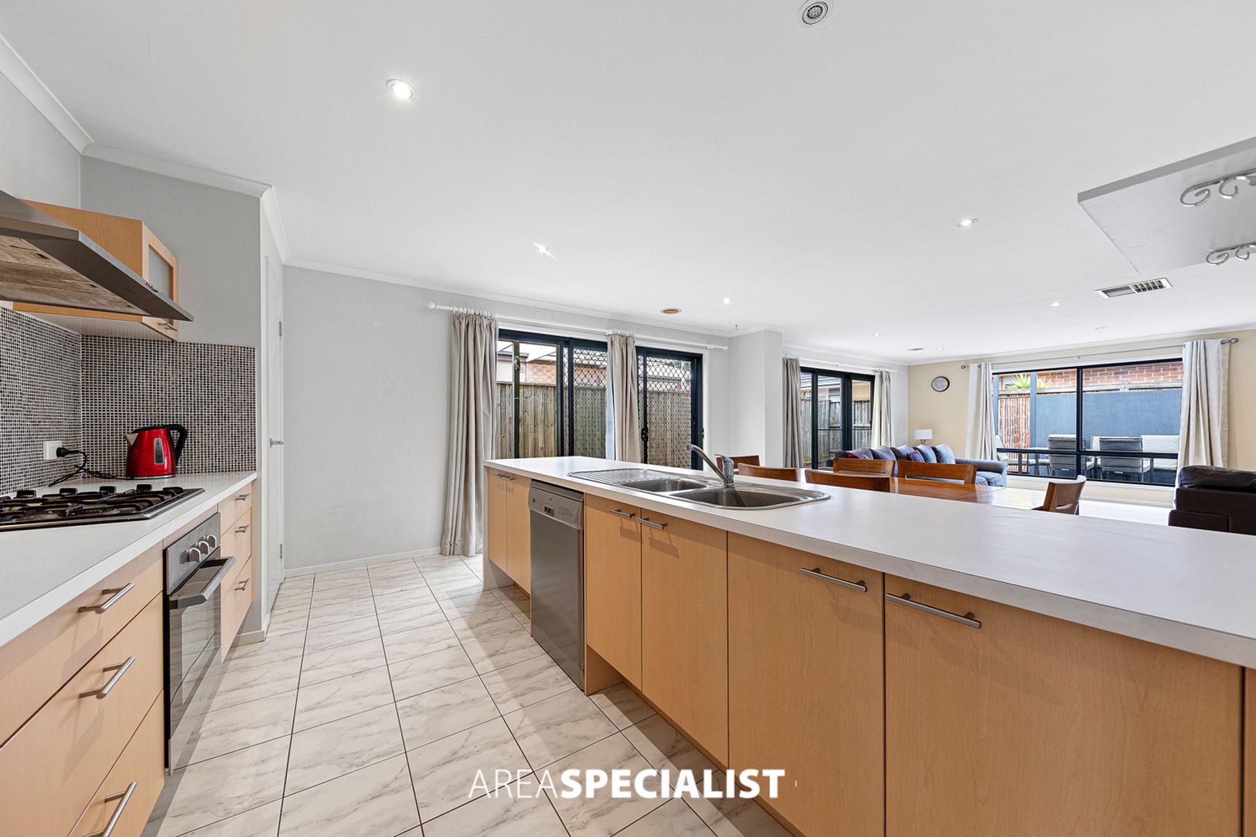 3 Tyrone Avenue, Pakenham, VIC 3810, Pakenham - Thumbnail 4